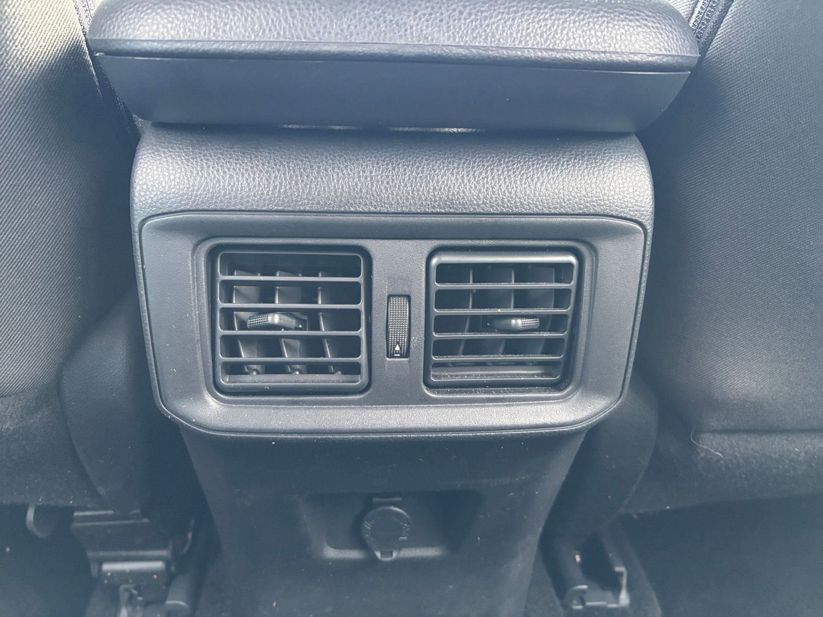 Thumbnail: 2025 Toyota RAV4 - 23