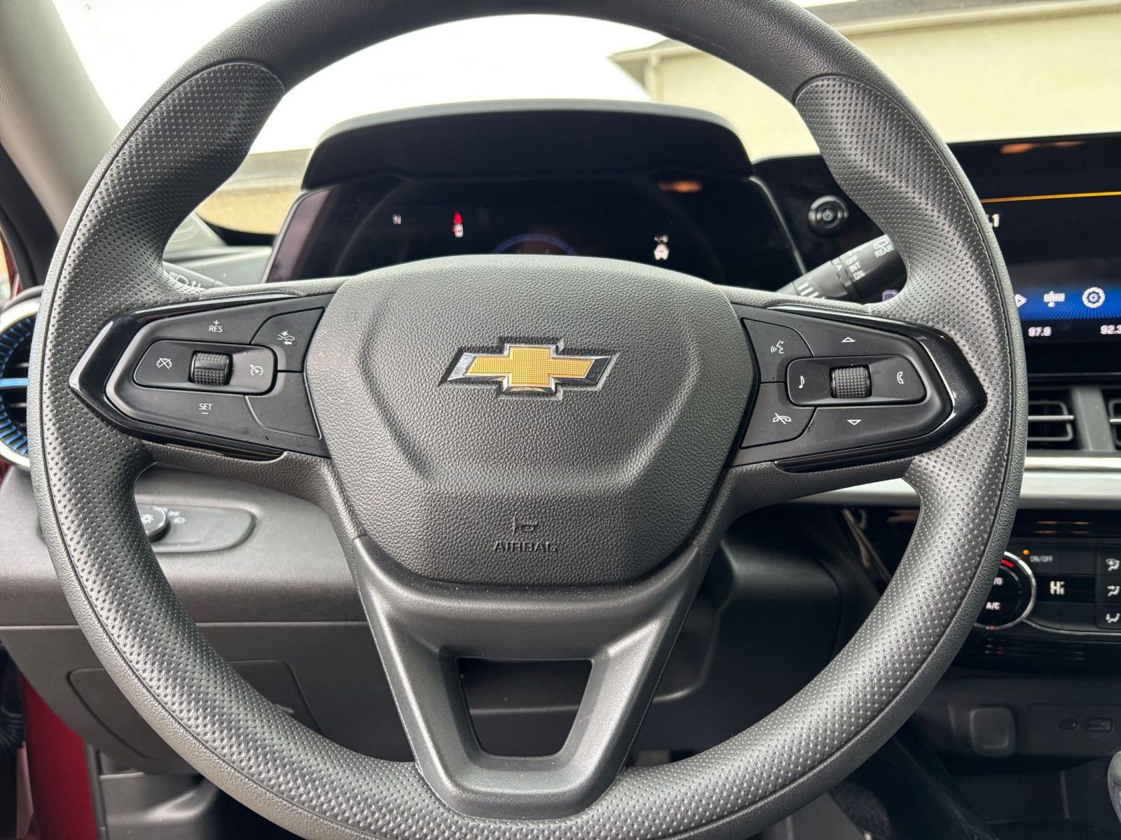 Thumbnail: 2025 Chevrolet Trax - 28