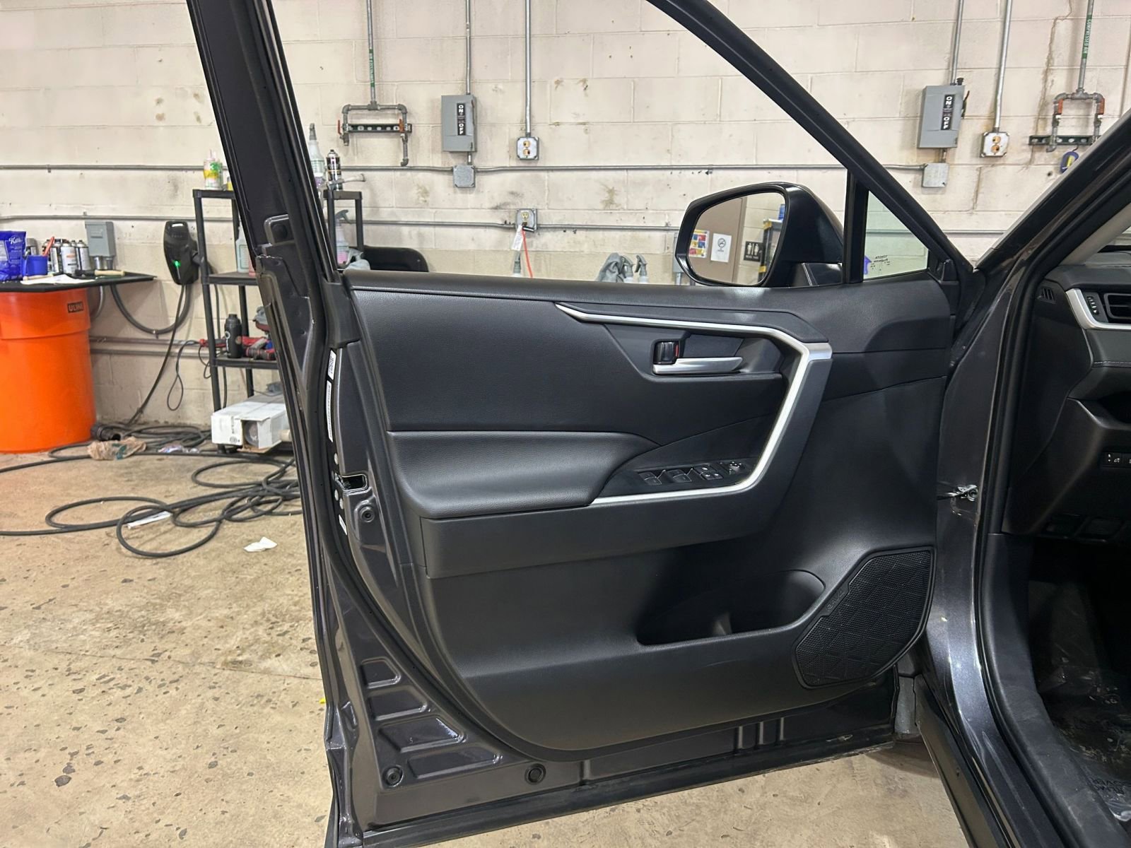 Thumbnail: 2025 Toyota RAV4 - 20