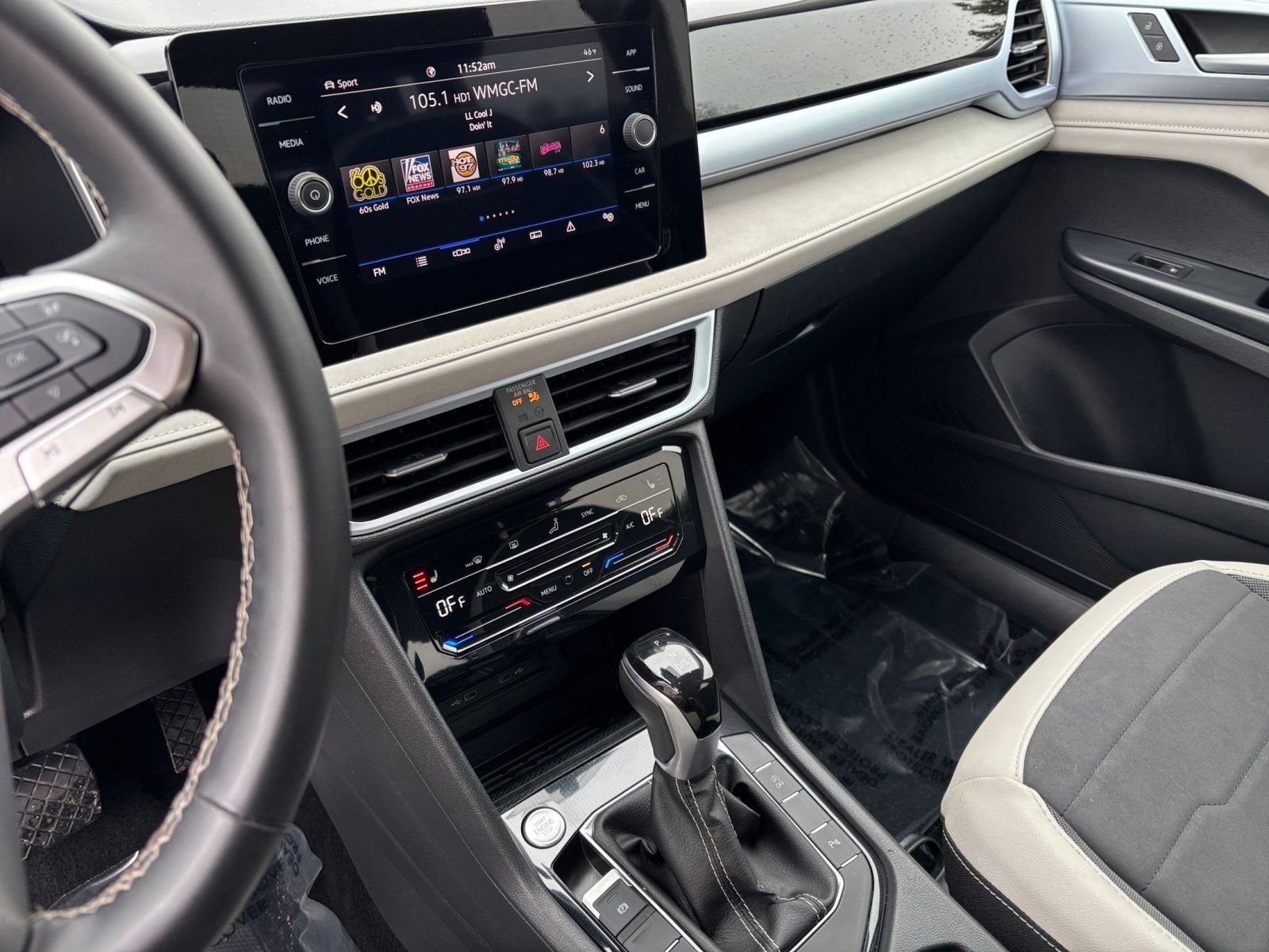 Thumbnail: 2025 Volkswagen Taos - 17