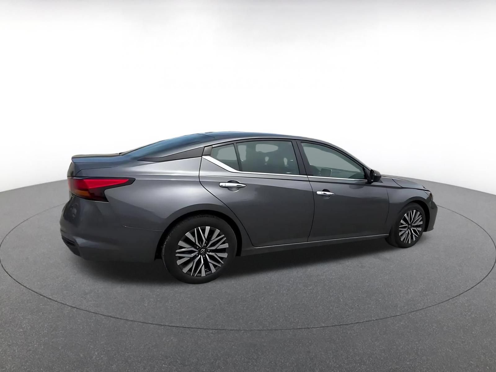 Thumbnail: 2025 Nissan Altima - 12