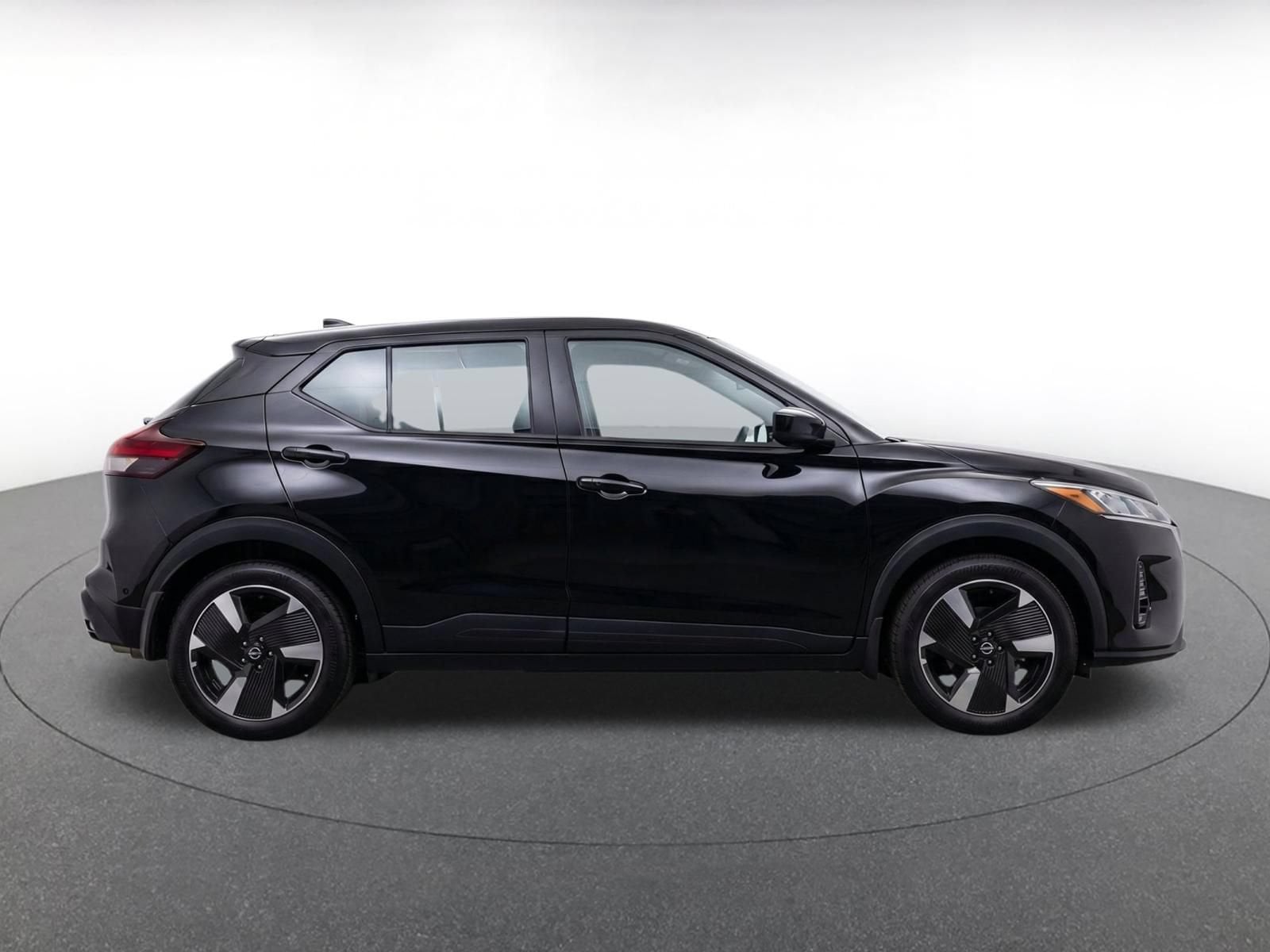 Thumbnail: 2026 Nissan Kicks - 9