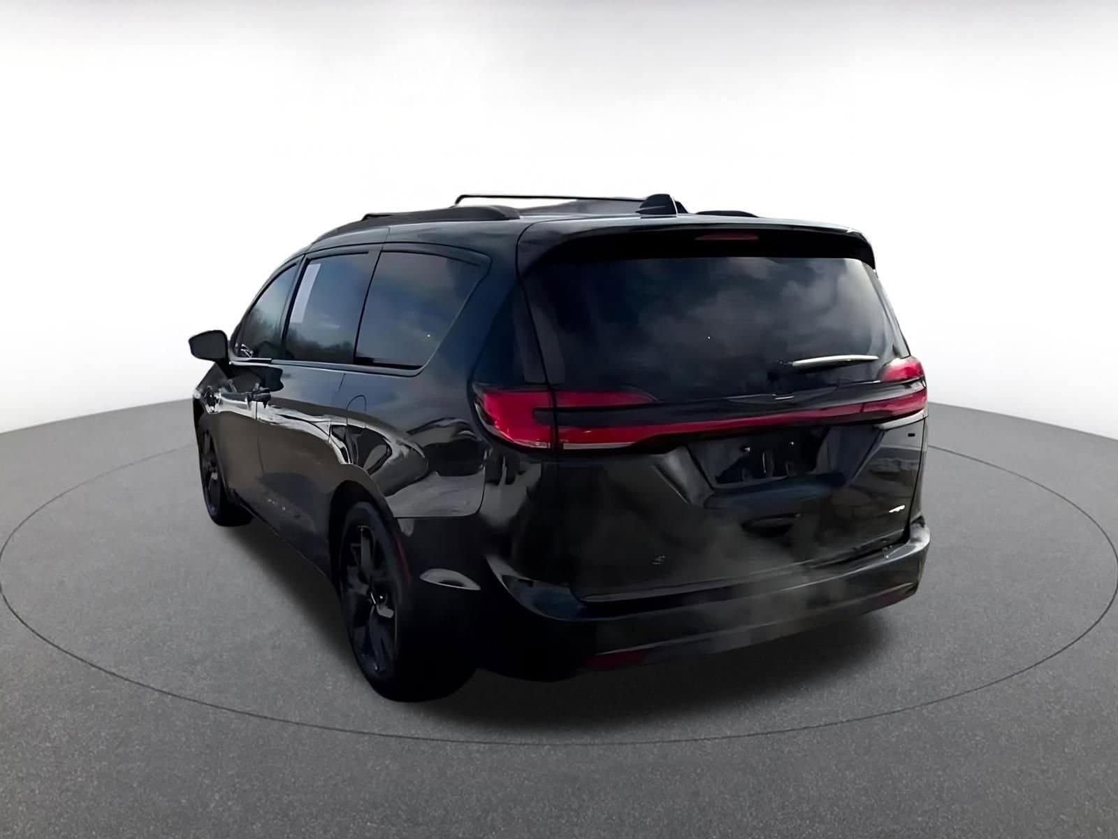 Thumbnail: 2025 Chrysler Pacifica - 11