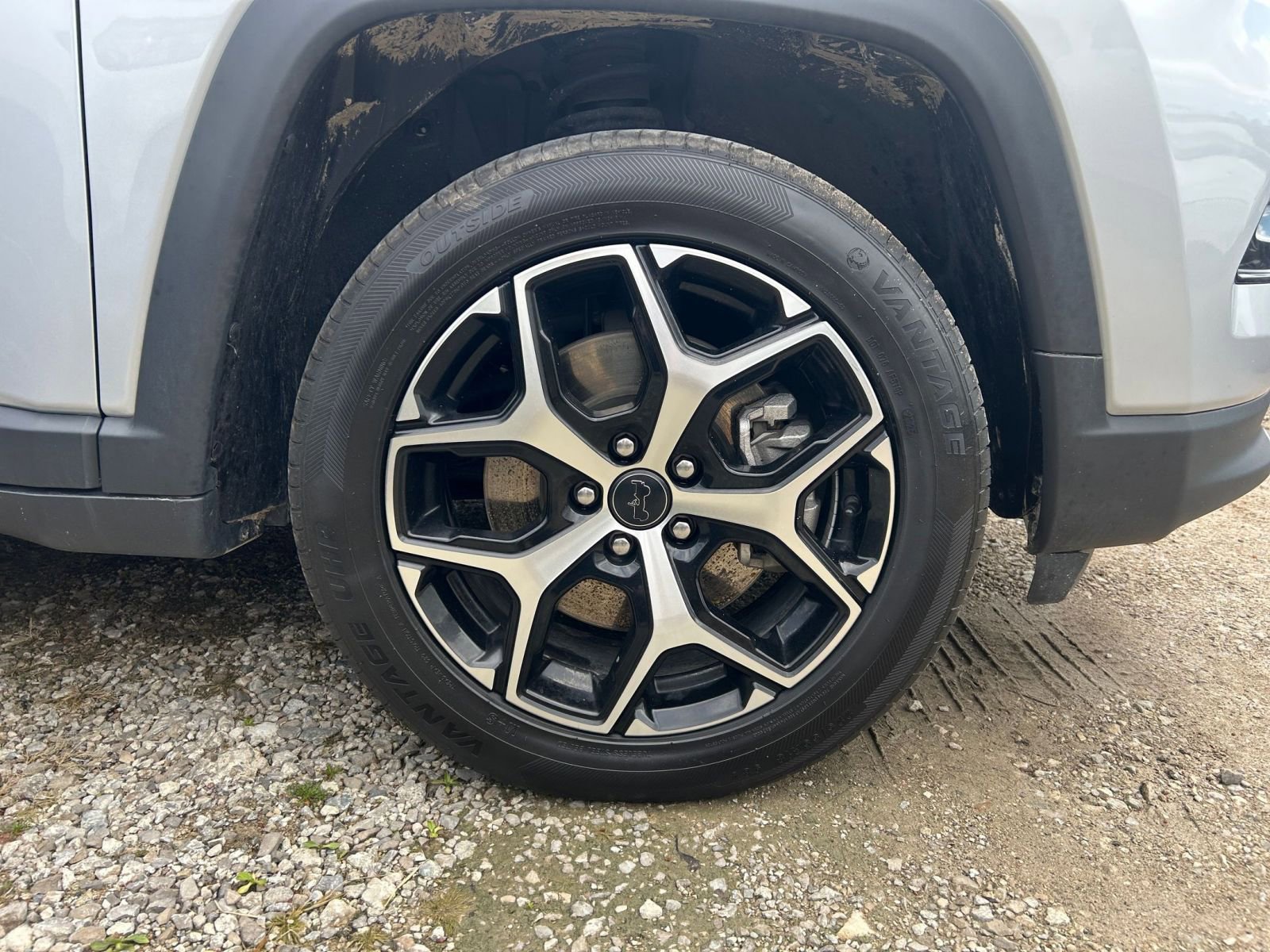 Thumbnail: 2025 Jeep Compass - 32