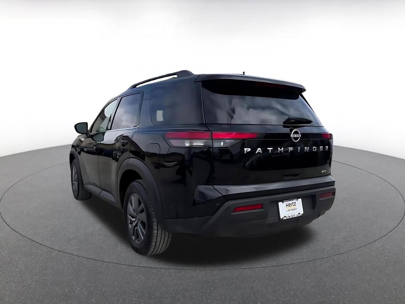 Thumbnail: 2025 Nissan Pathfinder - 11