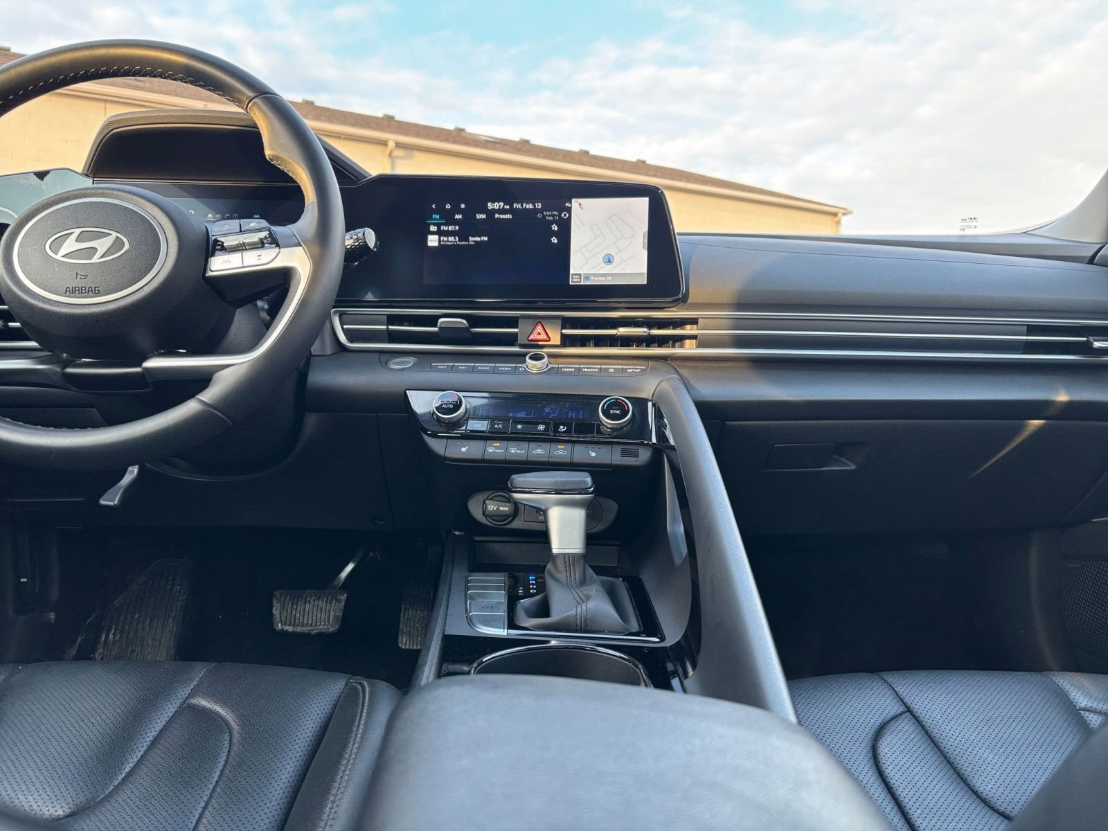 Thumbnail: 2025 Hyundai Elantra - 17