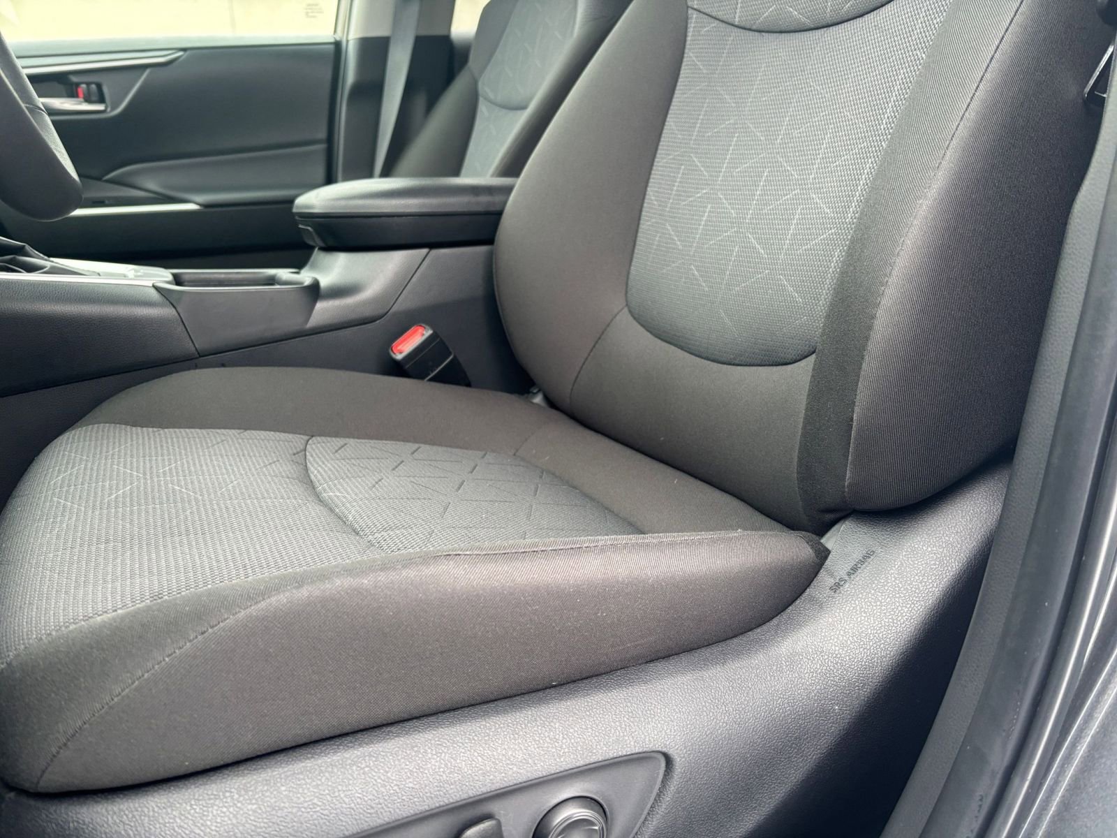 Thumbnail: 2025 Toyota RAV4 - 27