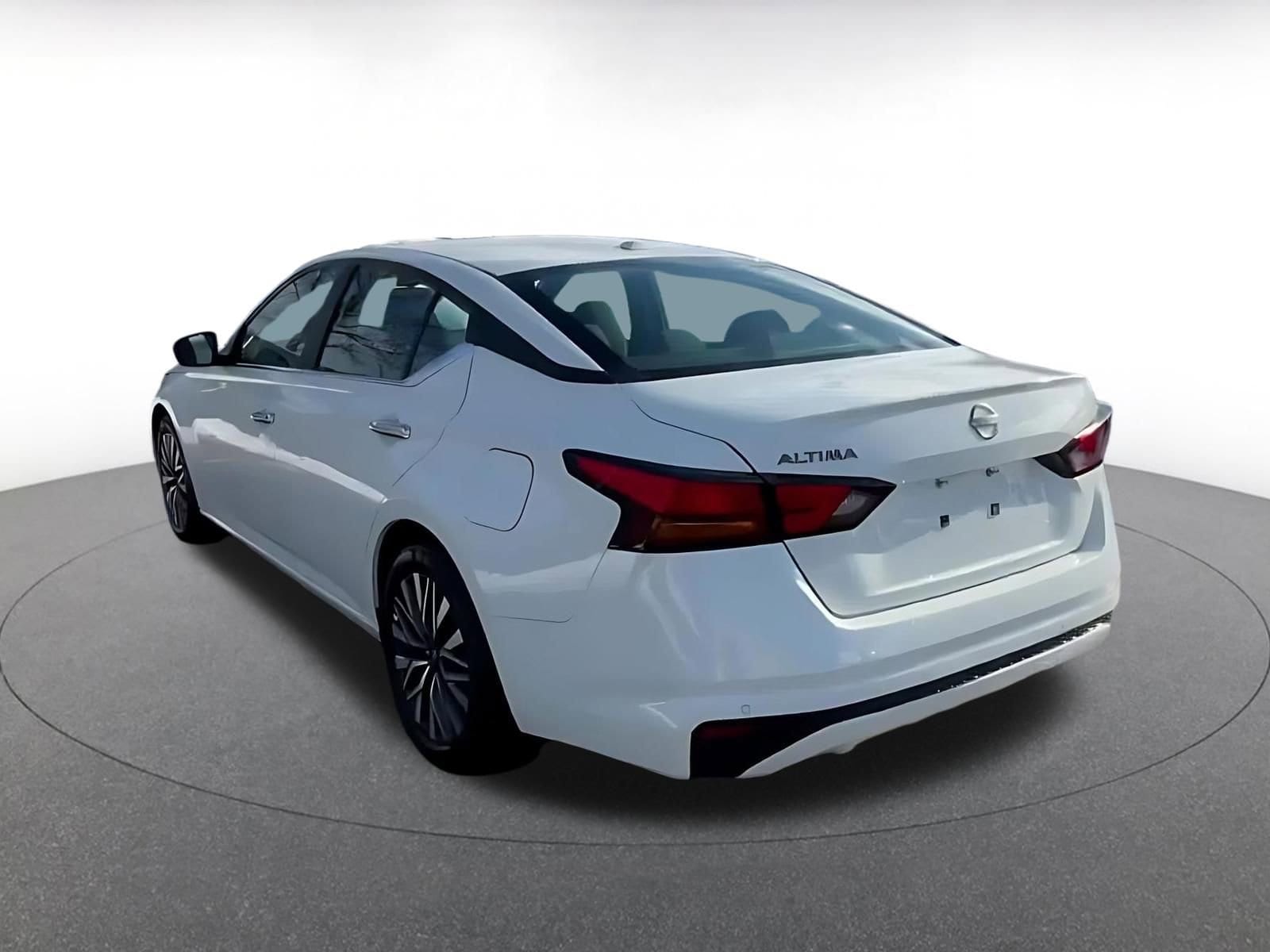 Thumbnail: 2025 Nissan Altima - 11