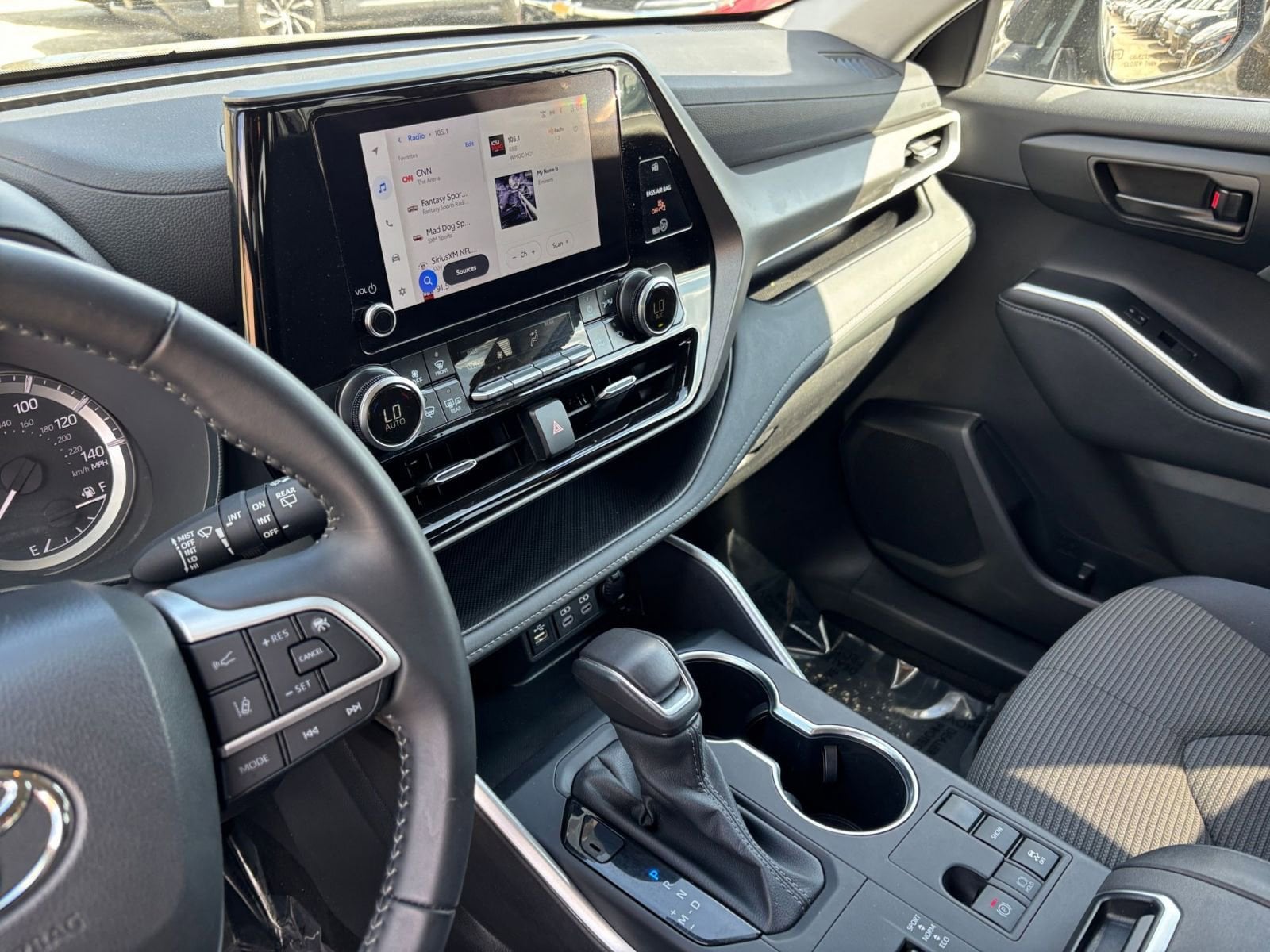 Thumbnail: 2025 Toyota Highlander - 17