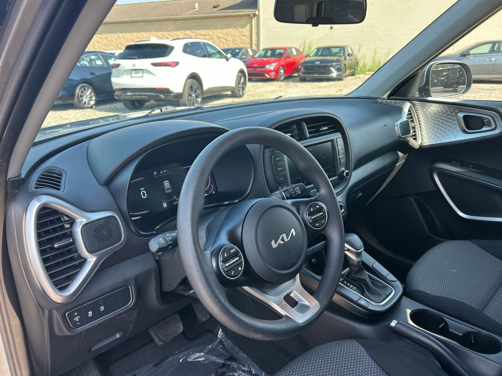 Thumbnail: 2024 Kia Soul - 32