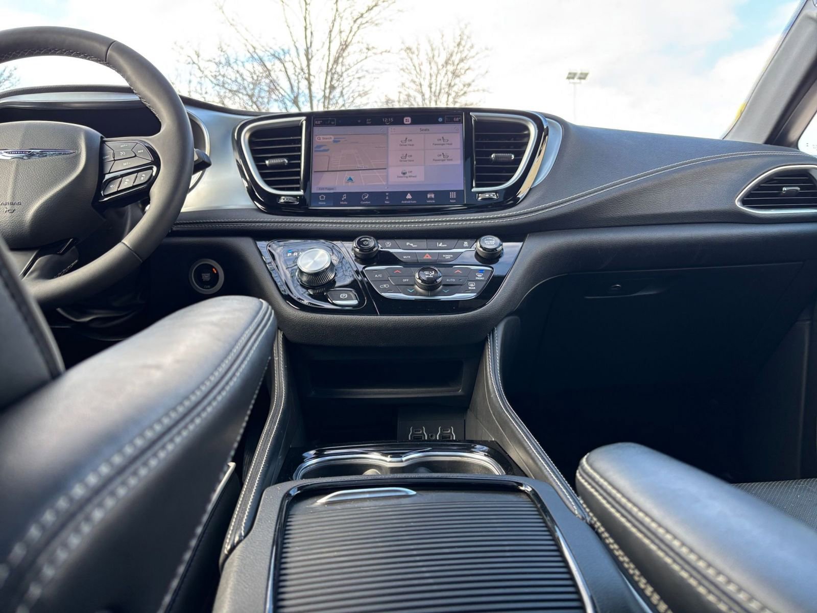 Thumbnail: 2025 Chrysler Pacifica - 18