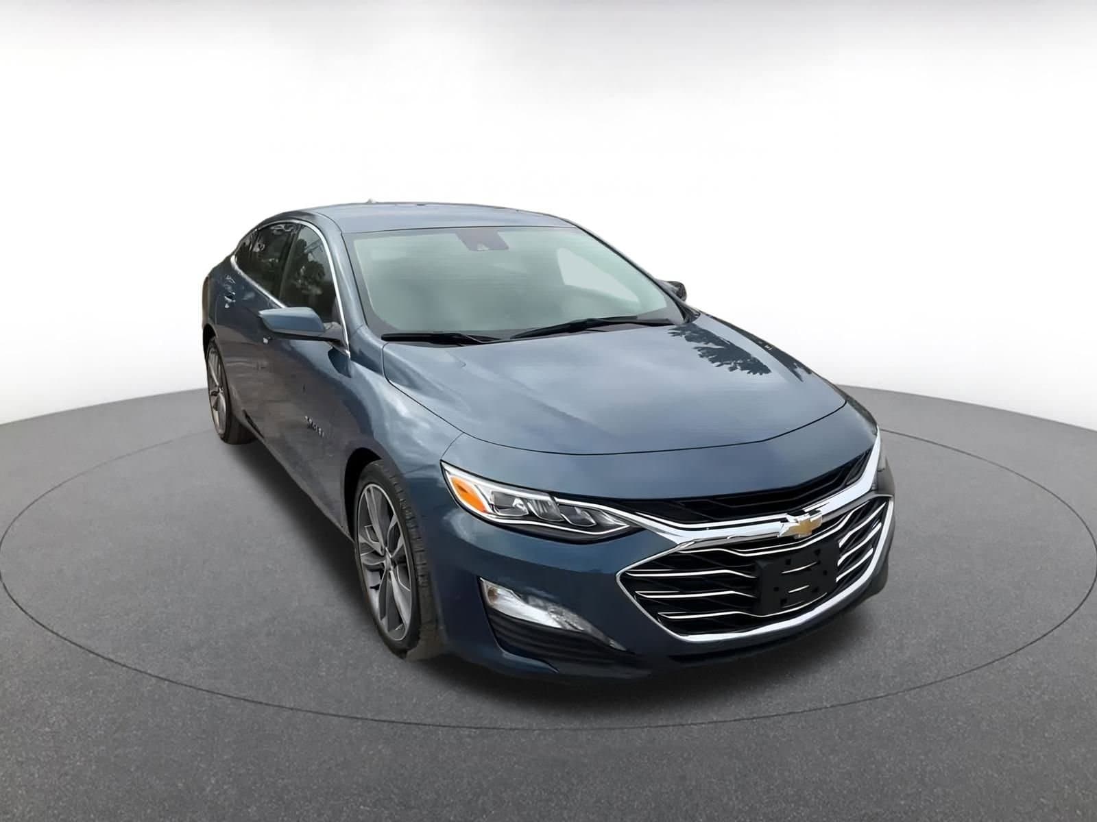 Thumbnail: 2024 Chevrolet Malibu - 3