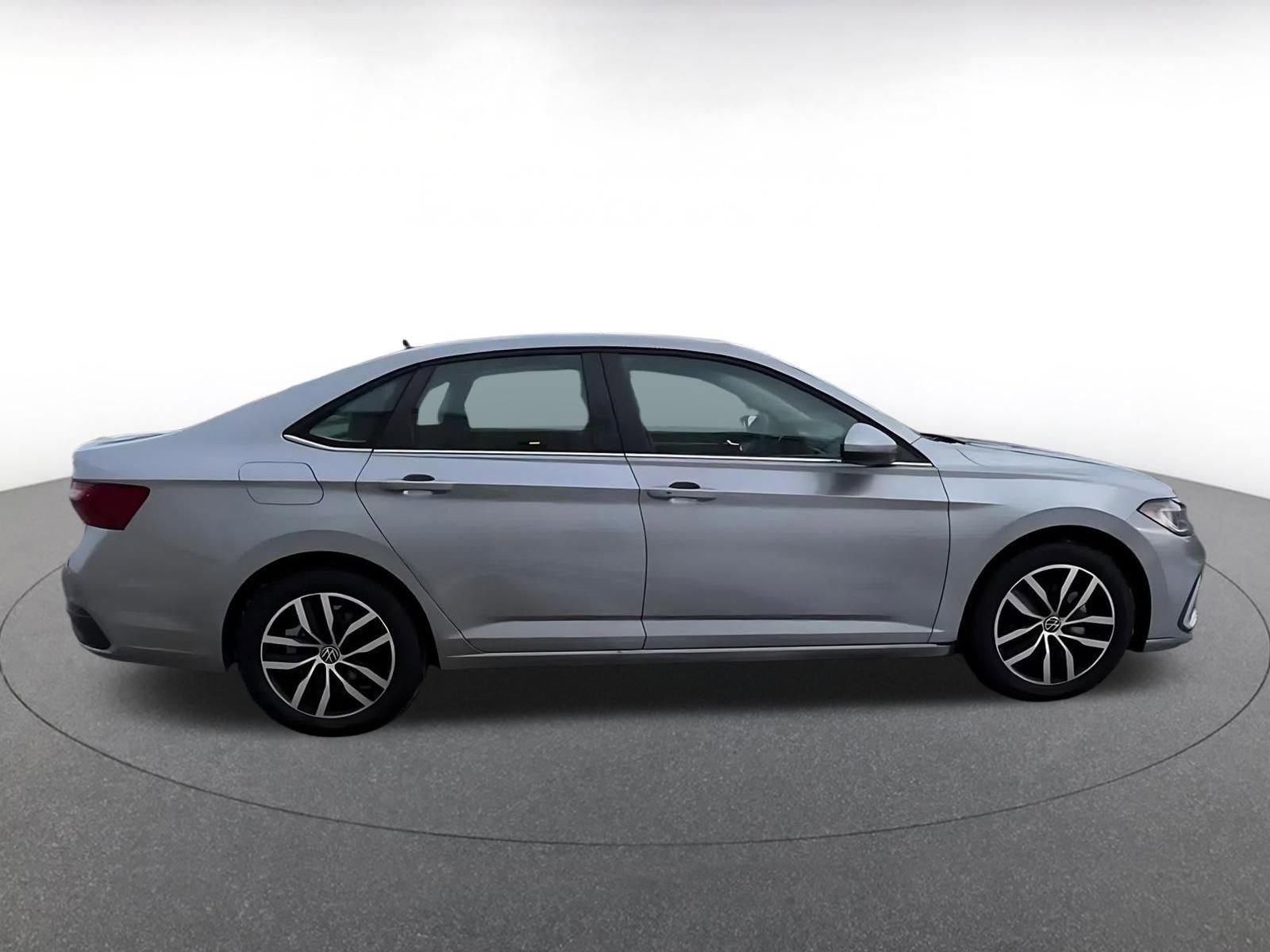 Thumbnail: 2025 Volkswagen Jetta - 16