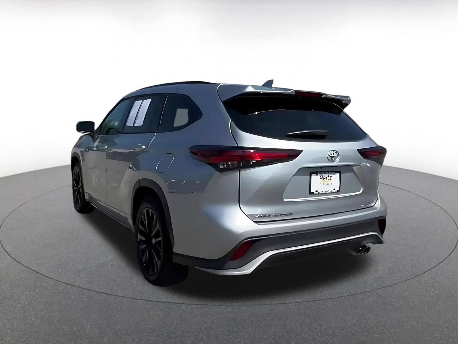 Thumbnail: 2025 Toyota Highlander - 11