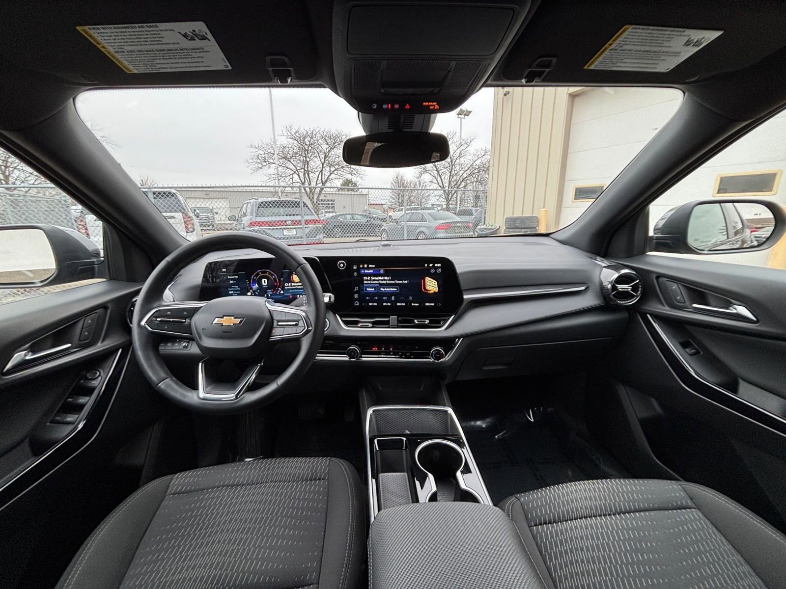 Thumbnail: 2025 Chevrolet Equinox - 32