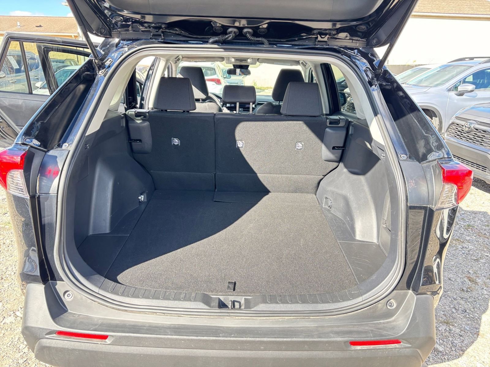 Thumbnail: 2025 Toyota RAV4 - 30