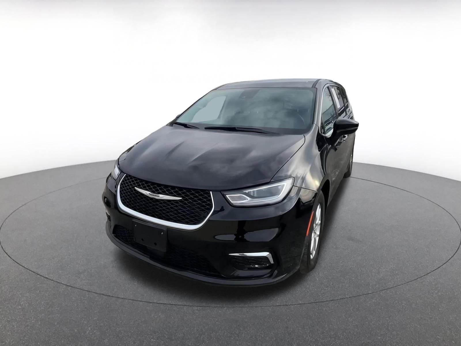 Thumbnail: 2024 Chrysler Pacifica - 7