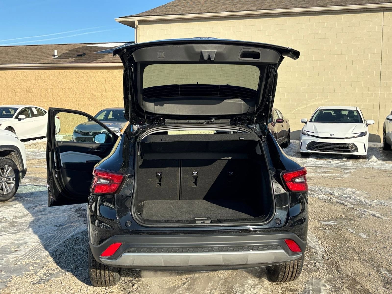 Thumbnail: 2025 Chevrolet Trax - 31