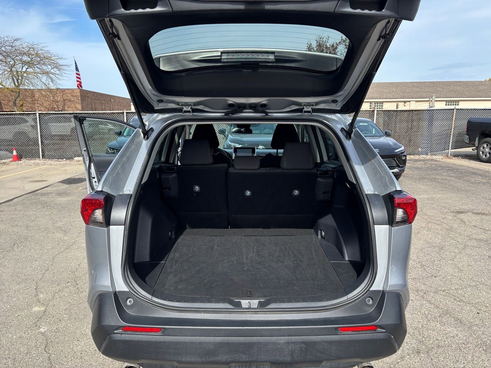 Thumbnail: 2025 Toyota RAV4 - 30