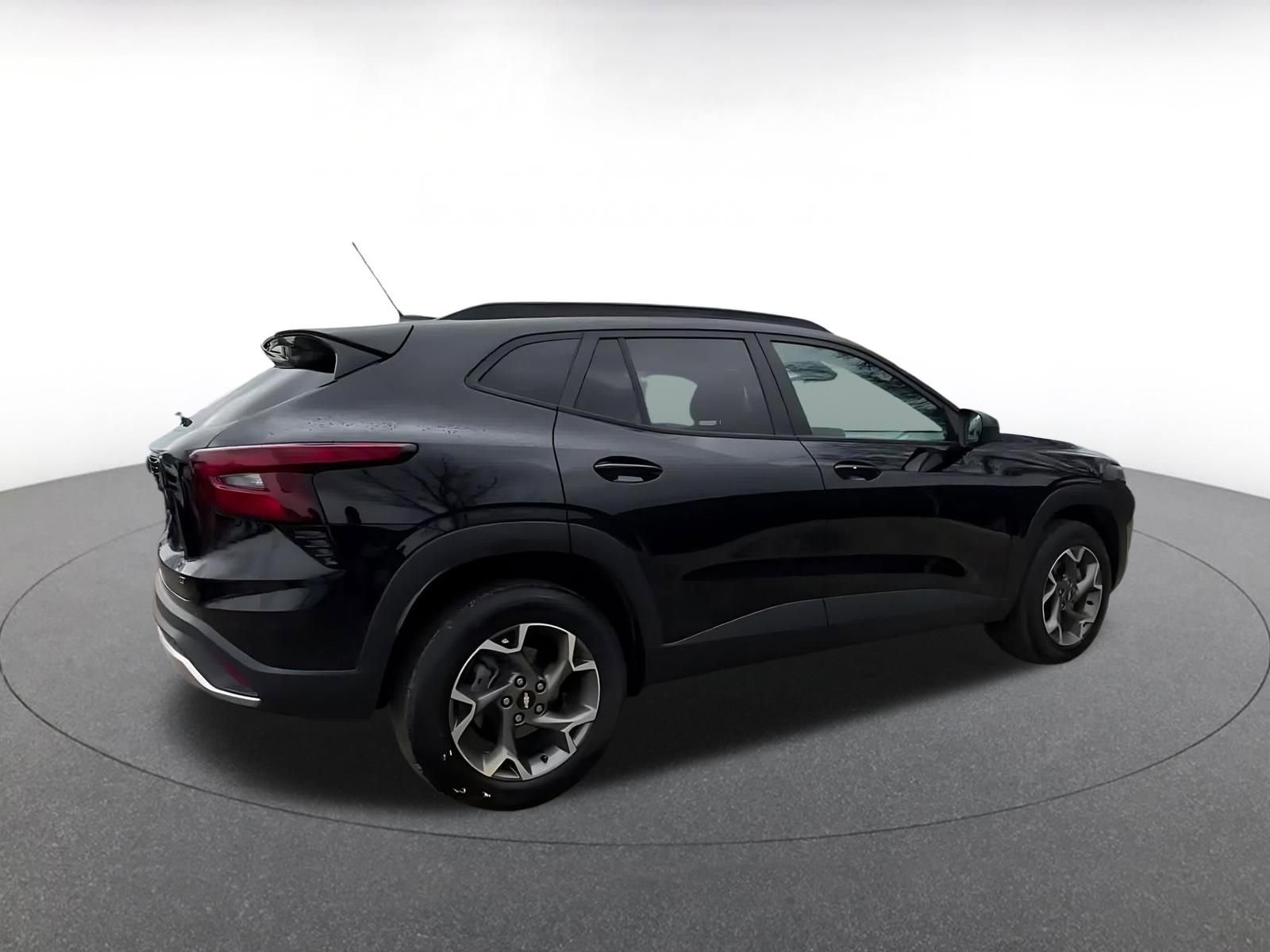 Thumbnail: 2025 Chevrolet Trax - 15