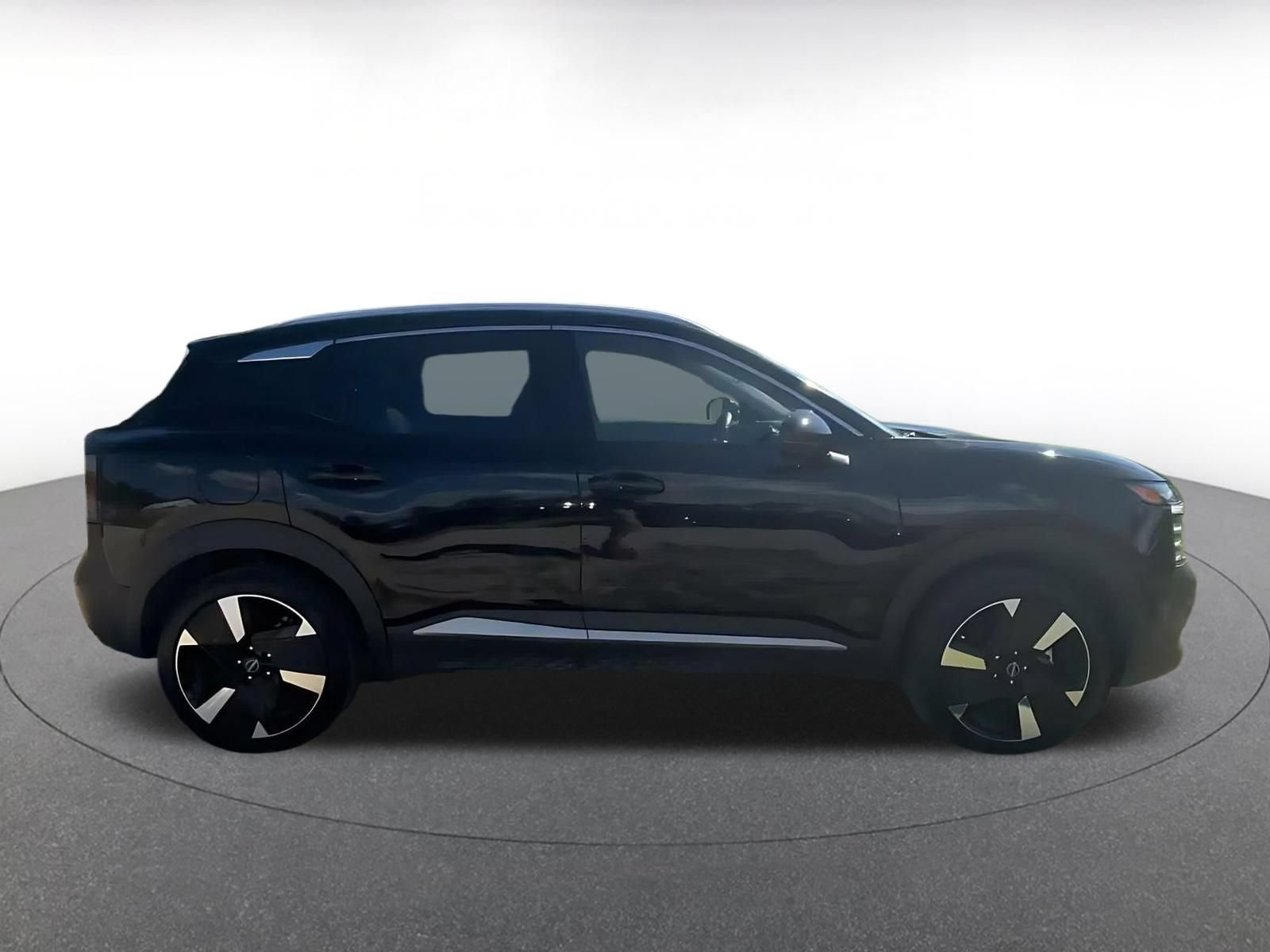 Thumbnail: 2026 Nissan Kicks - 15