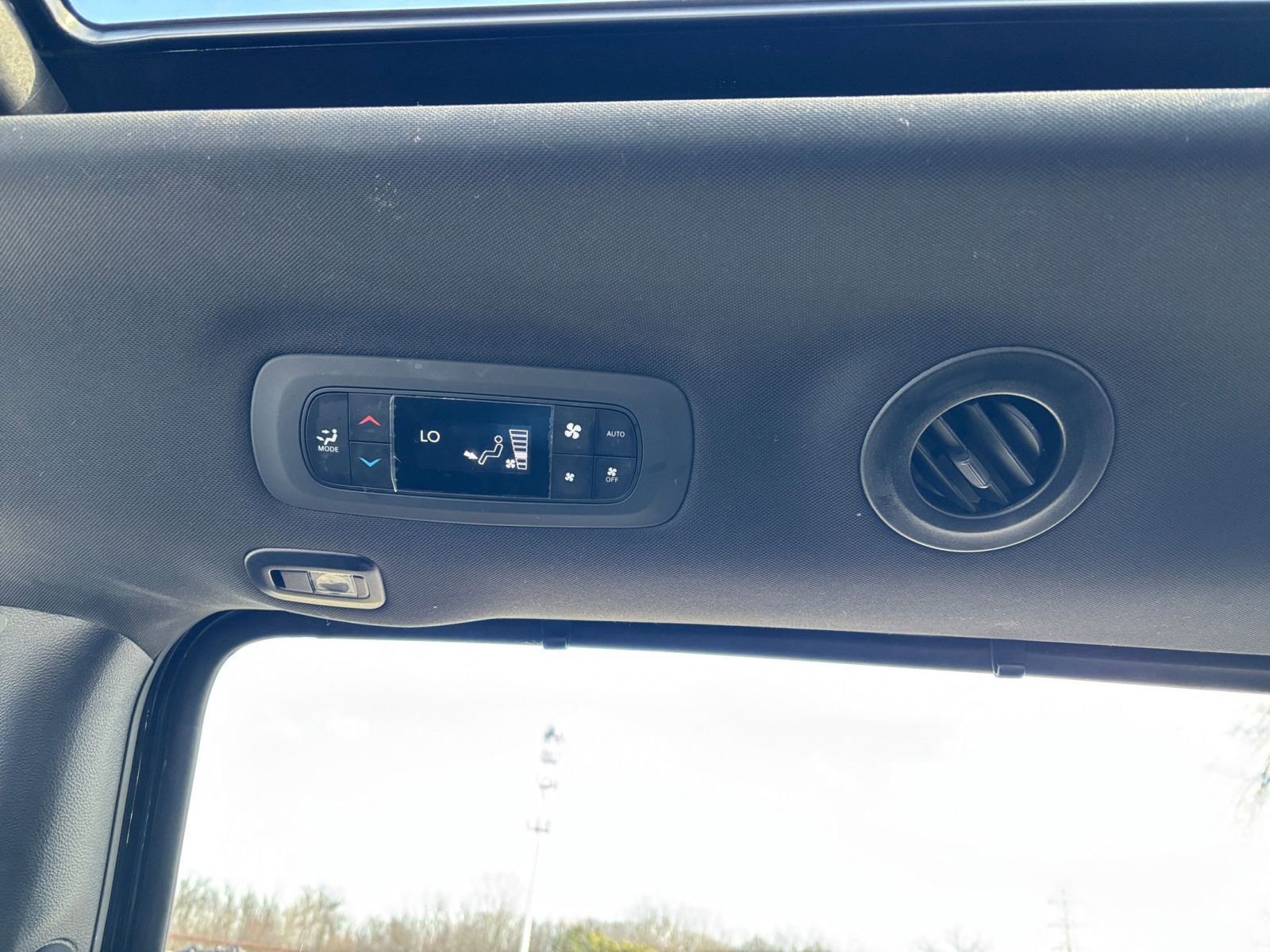 Thumbnail: 2025 Chrysler Pacifica - 24