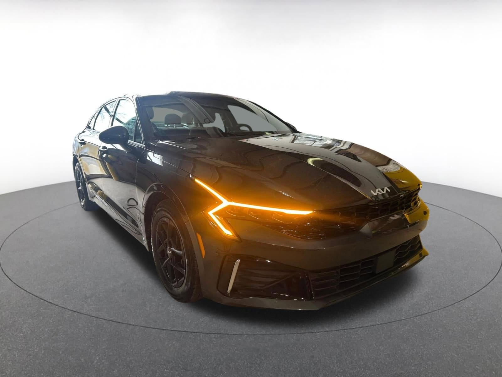 Thumbnail: 2025 Kia K5 - 1