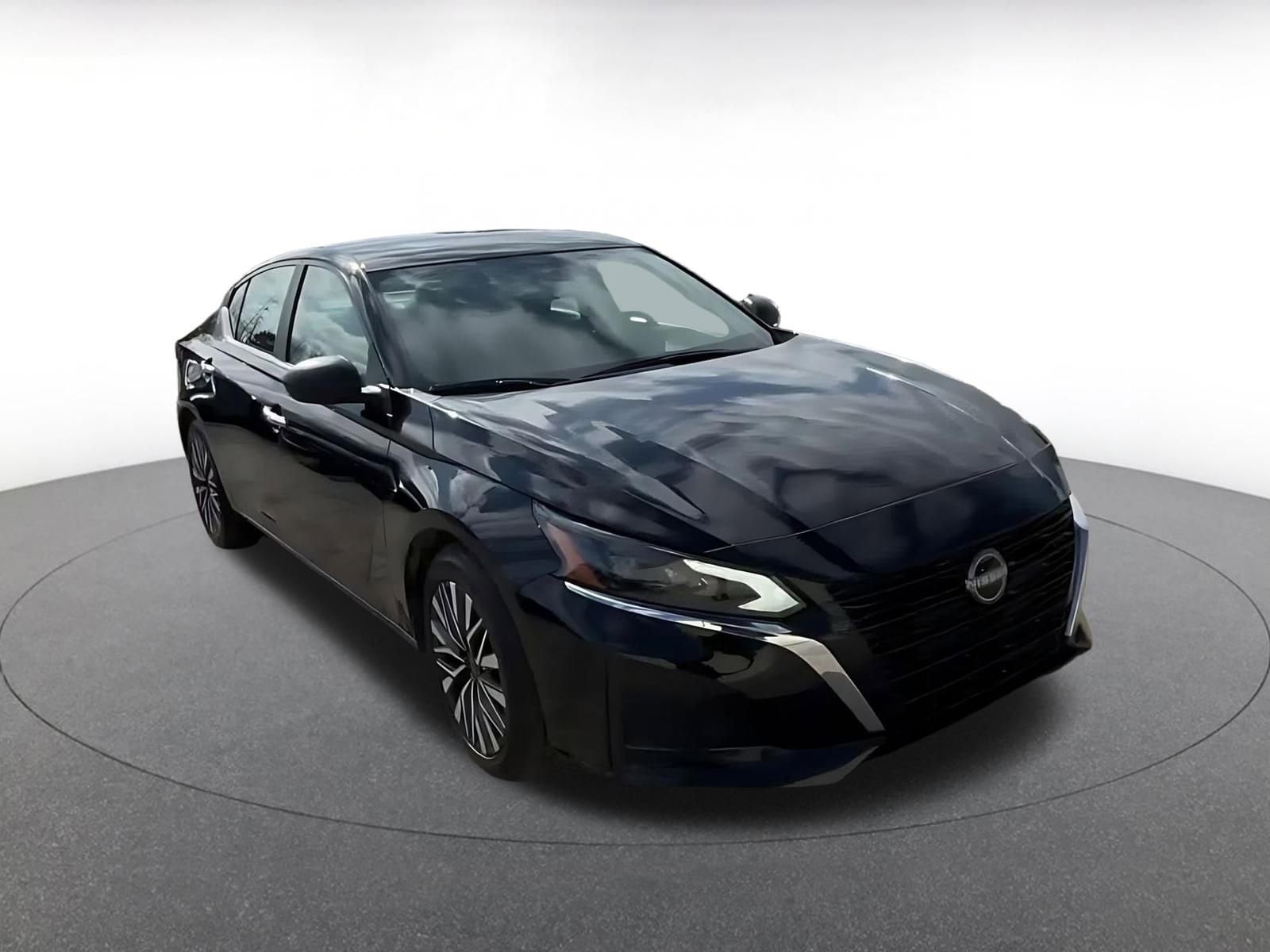 Thumbnail: 2025 Nissan Altima - 3