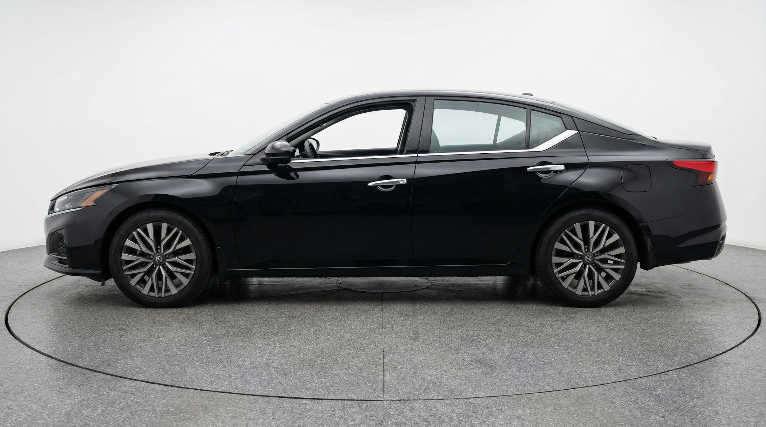 Thumbnail: 2025 Nissan Altima - 4
