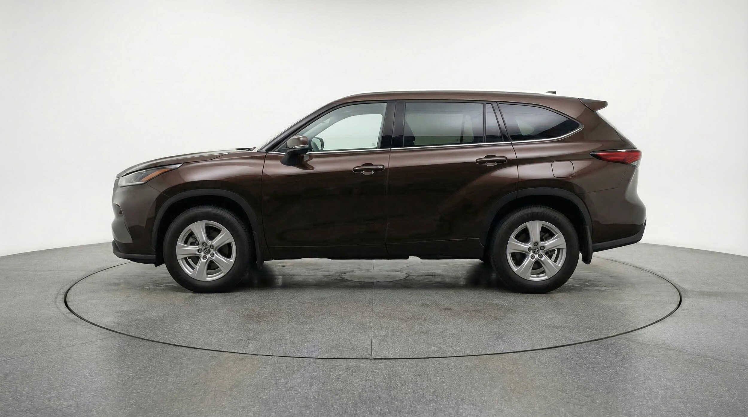 Thumbnail: 2025 Toyota Highlander - 4