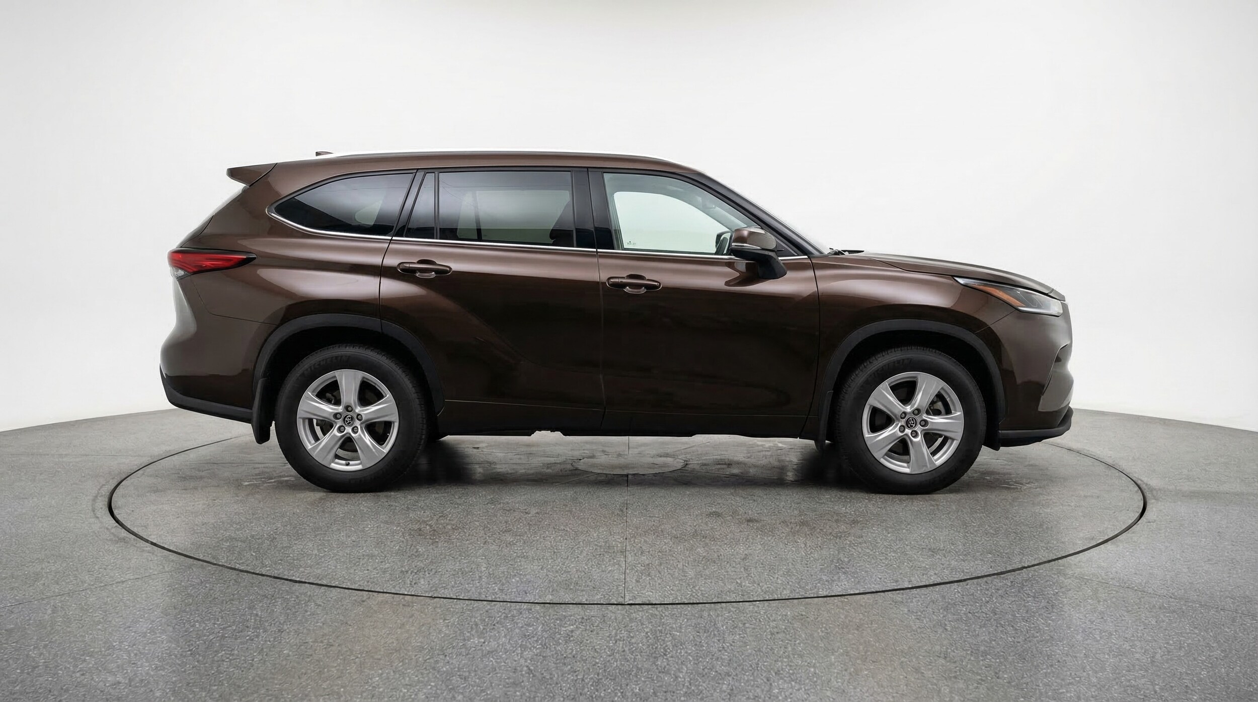 Thumbnail: 2025 Toyota Highlander - 8