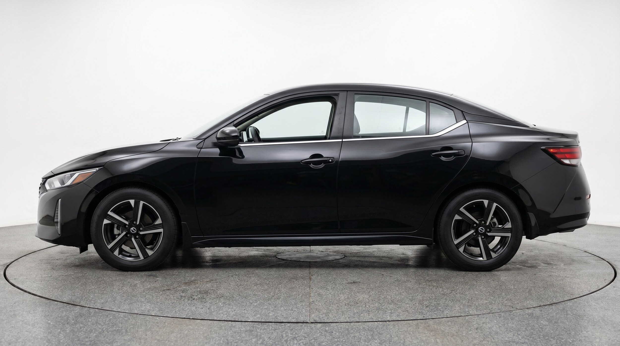 Thumbnail: 2025 Nissan Sentra - 5