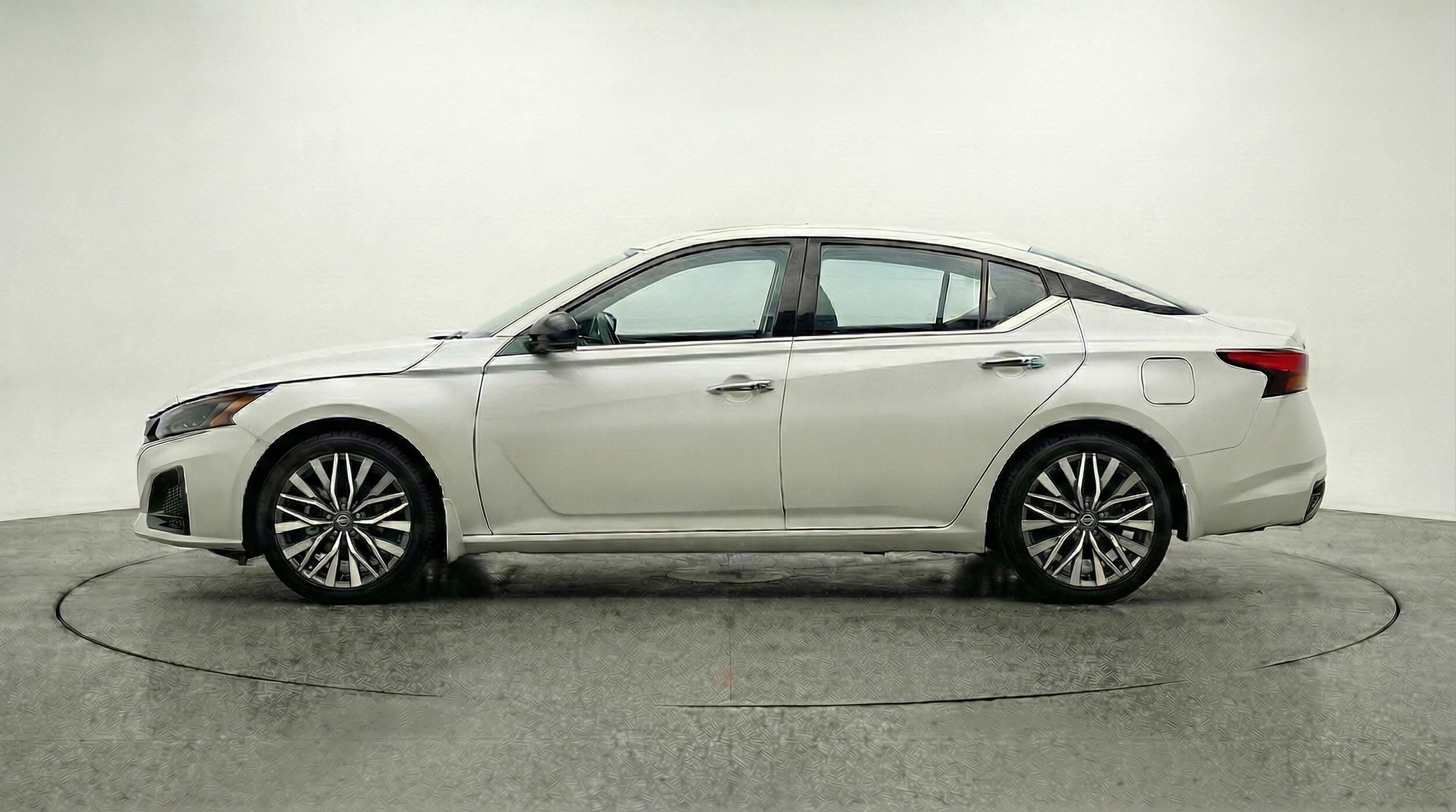 Thumbnail: 2025 Nissan Altima - 4