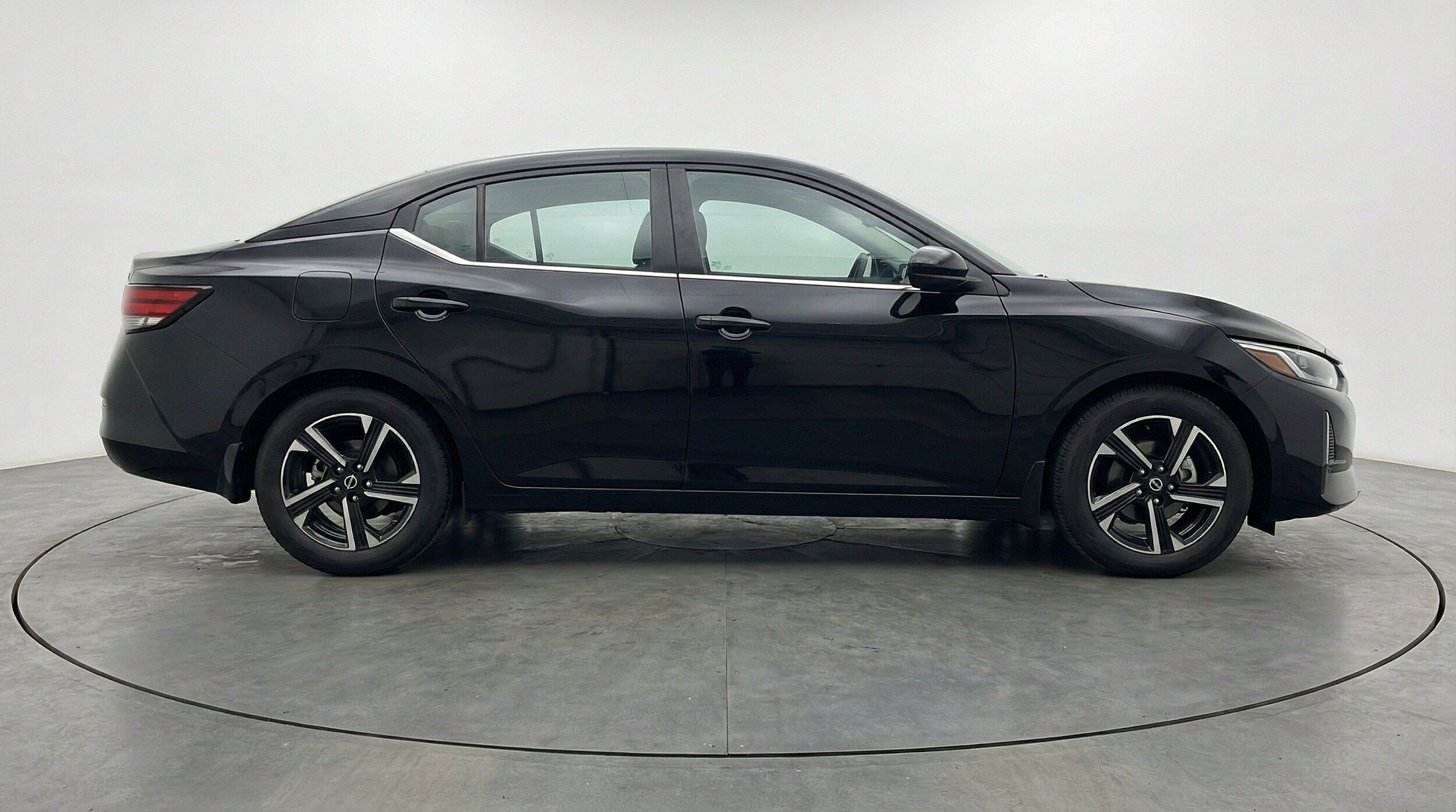 Thumbnail: 2025 Nissan Sentra - 10