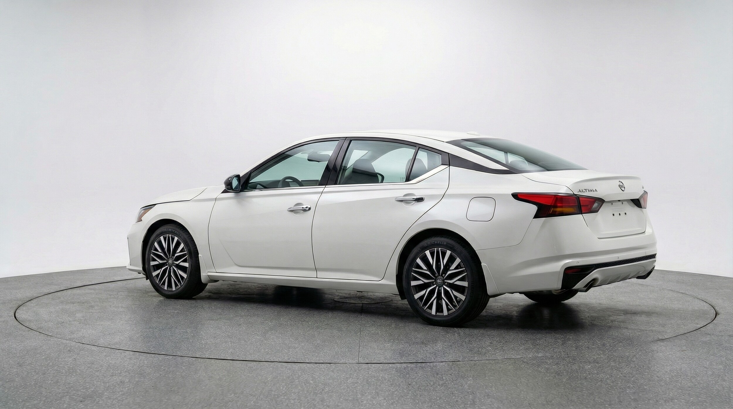 Thumbnail: 2025 Nissan Altima - 5