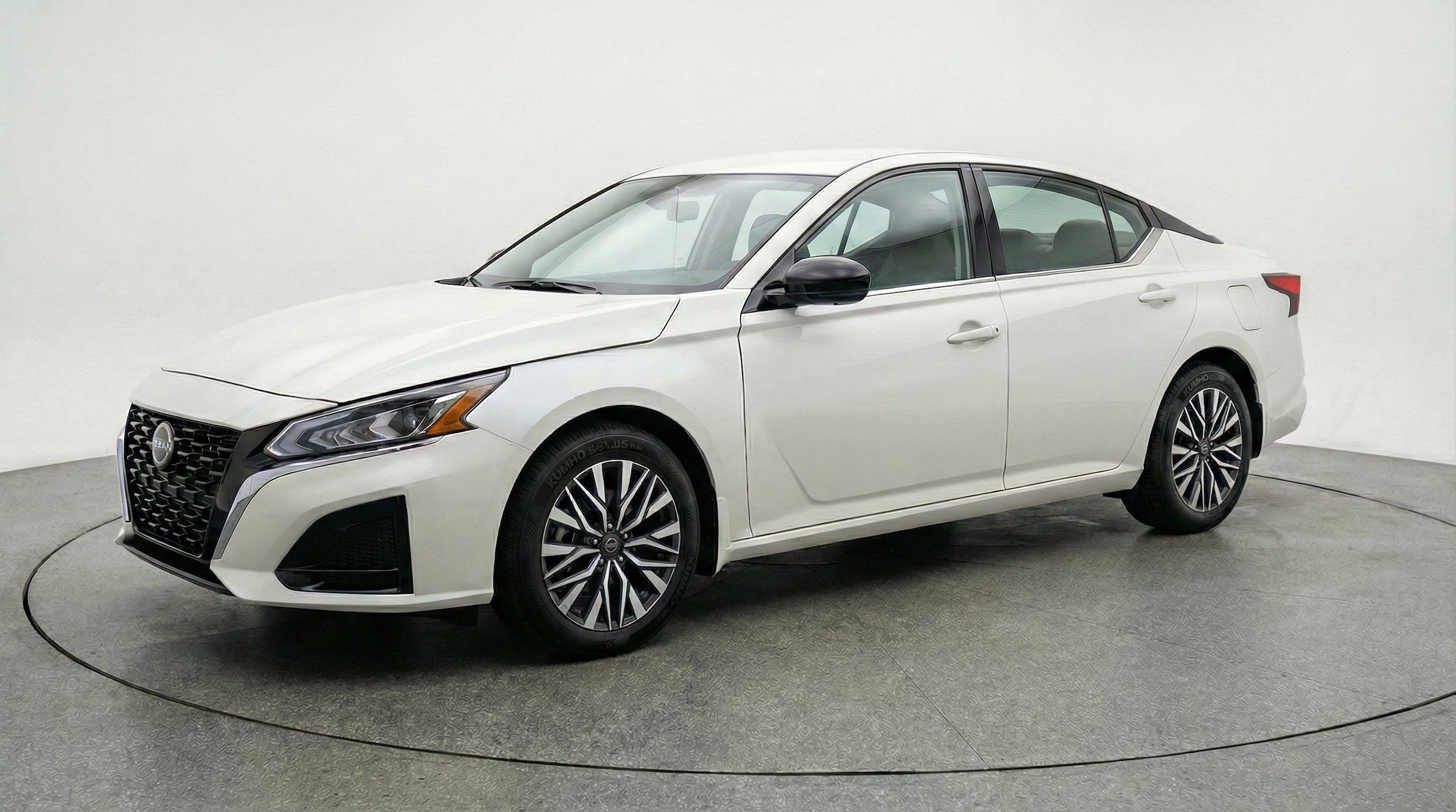 Thumbnail: 2025 Nissan Altima - 3