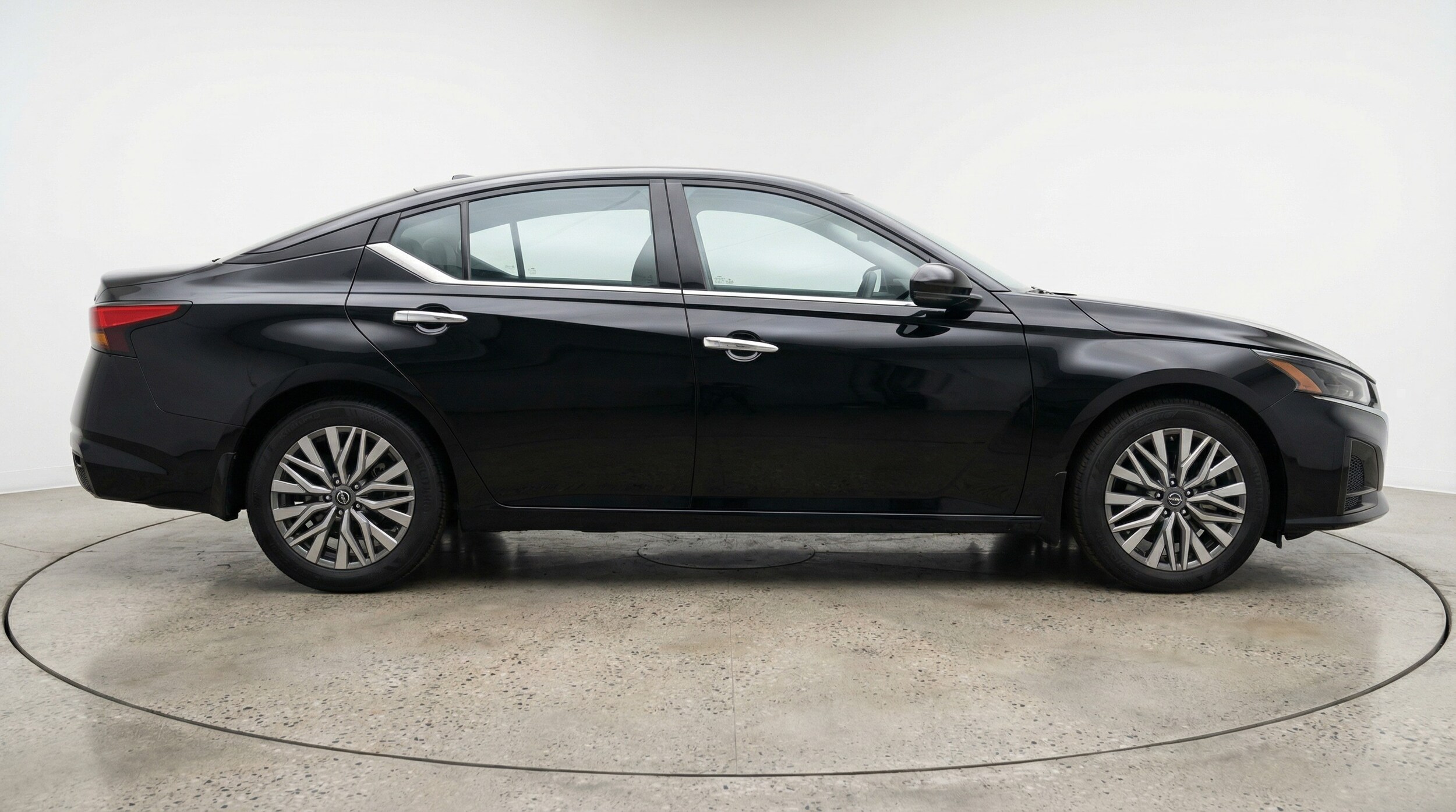 Thumbnail: 2025 Nissan Altima - 8