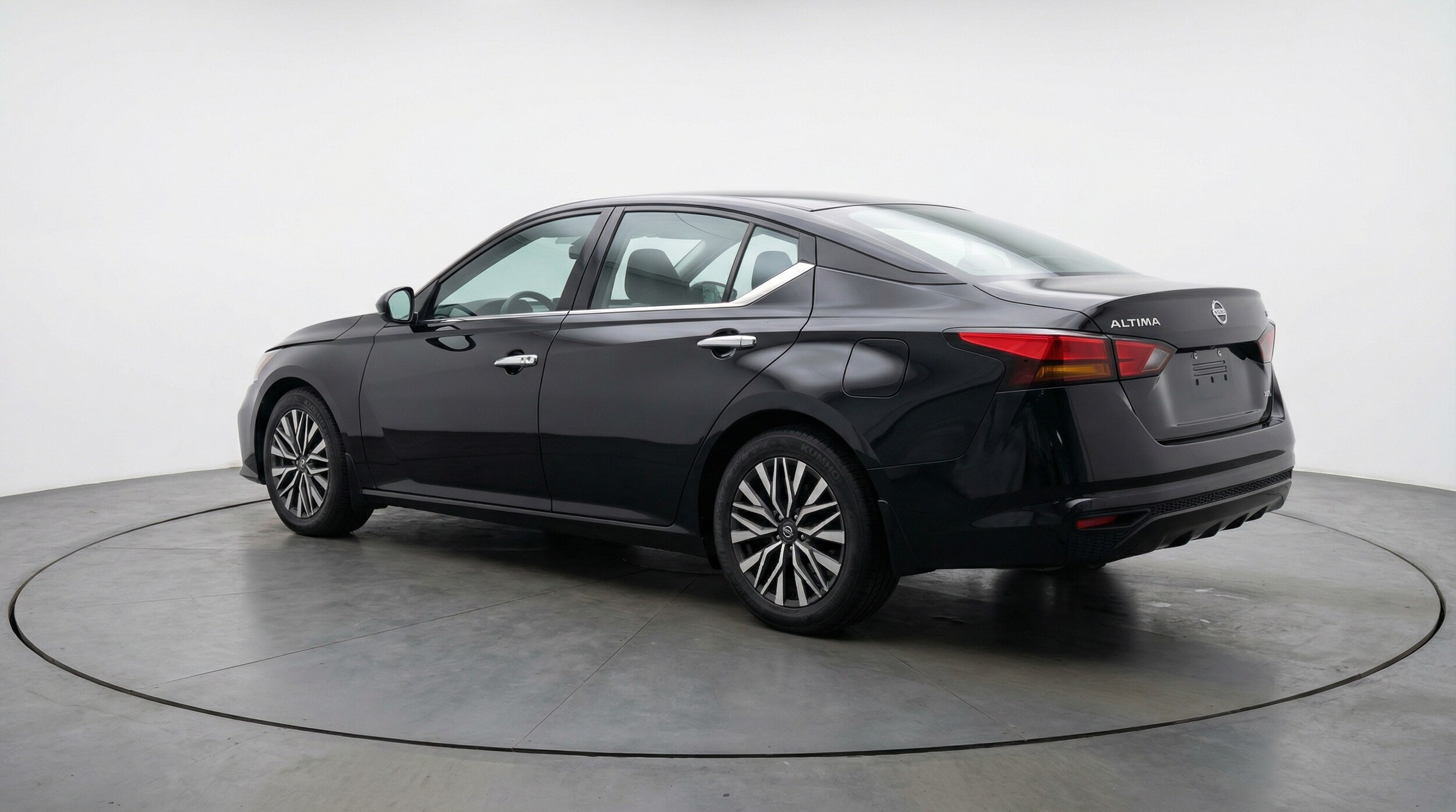 Thumbnail: 2025 Nissan Altima - 5