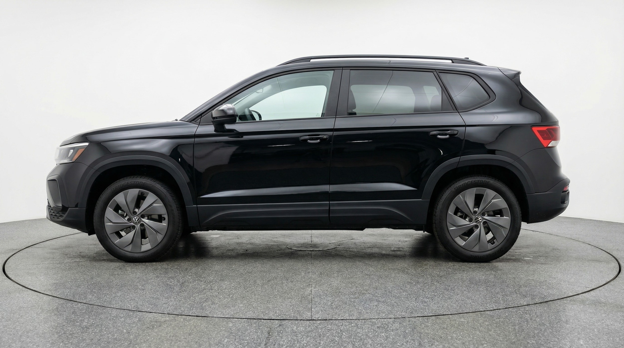 Thumbnail: 2025 Volkswagen Taos - 4