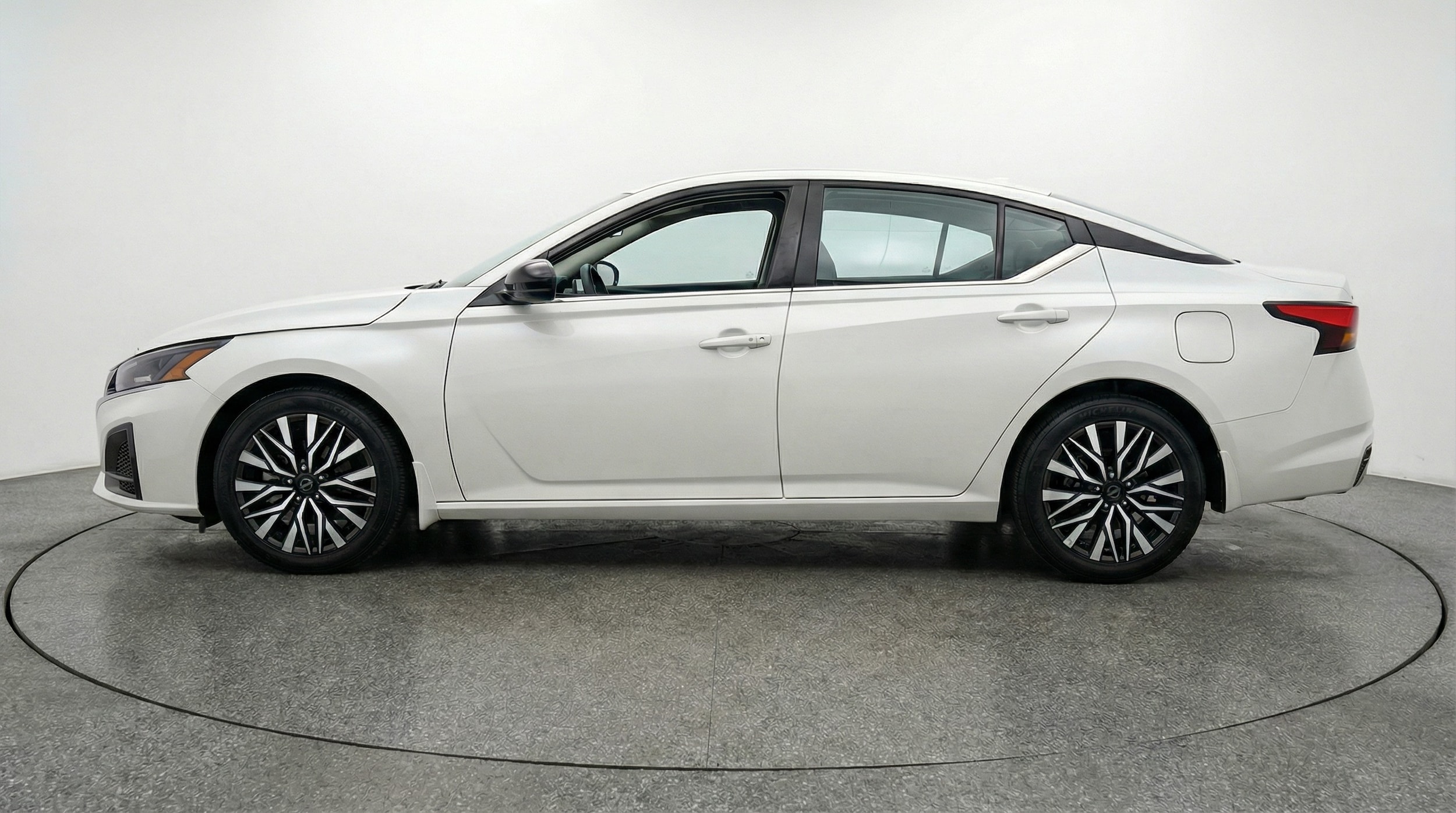 Thumbnail: 2025 Nissan Altima - 4