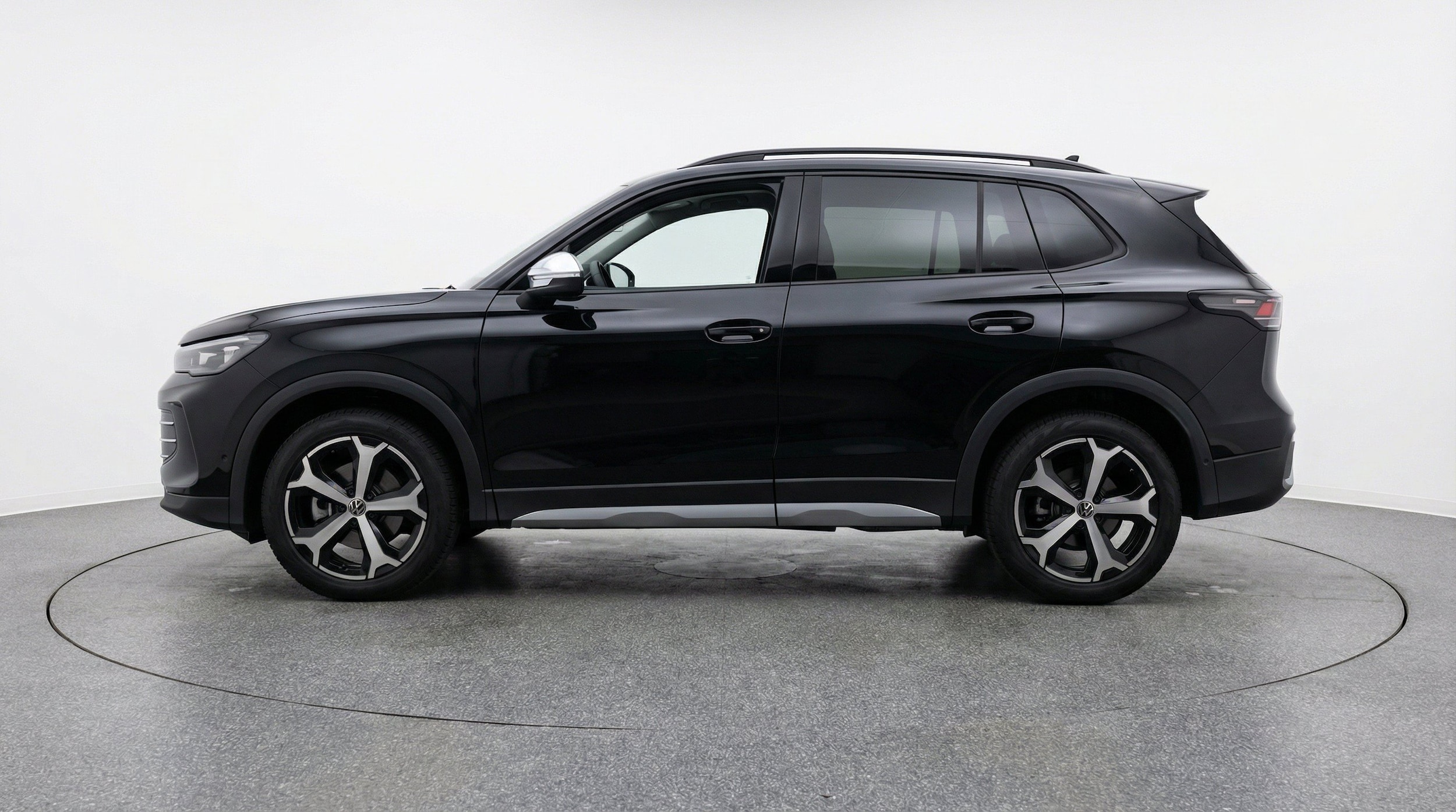 Thumbnail: 2026 Volkswagen Tiguan - 5