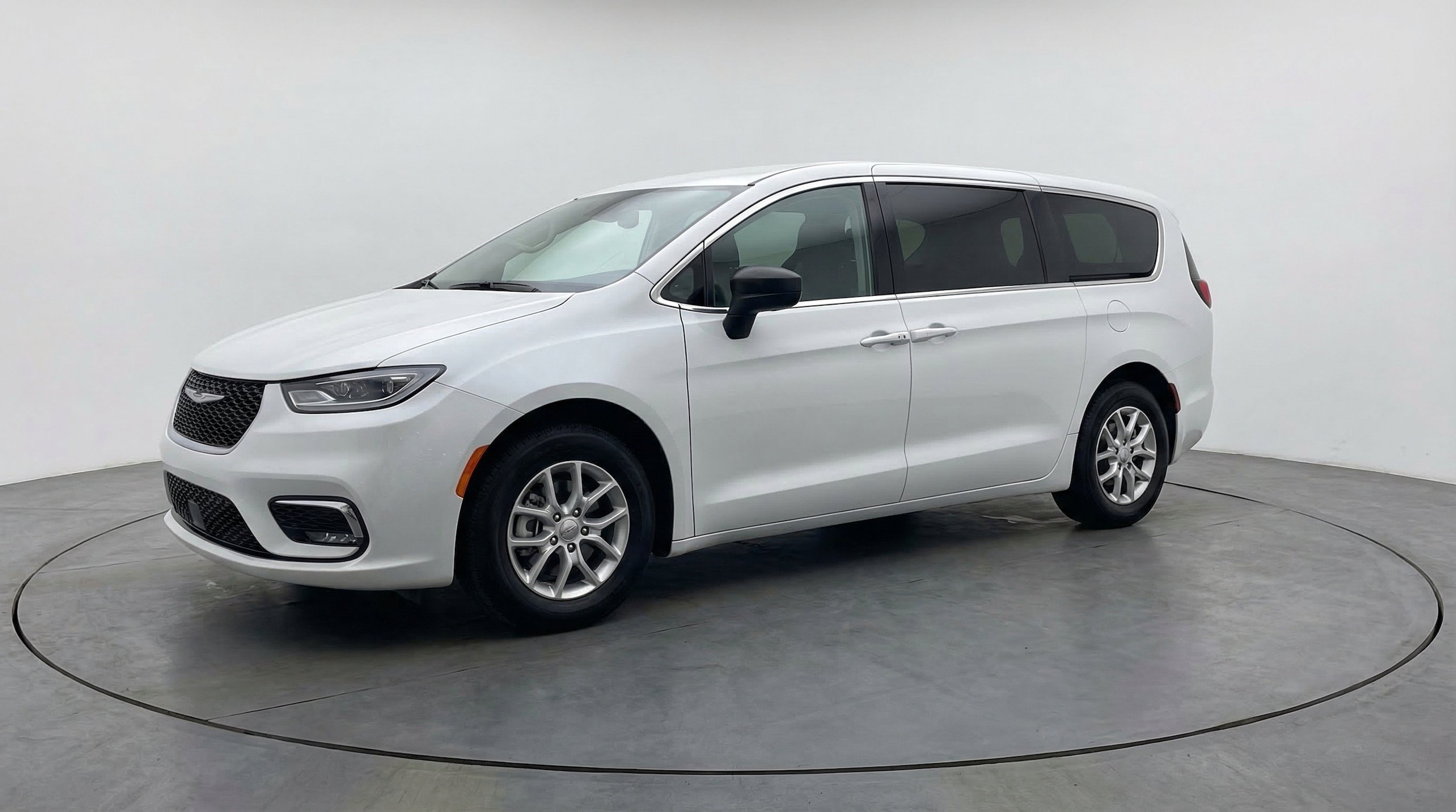 Thumbnail: 2024 Chrysler Voyager - 3