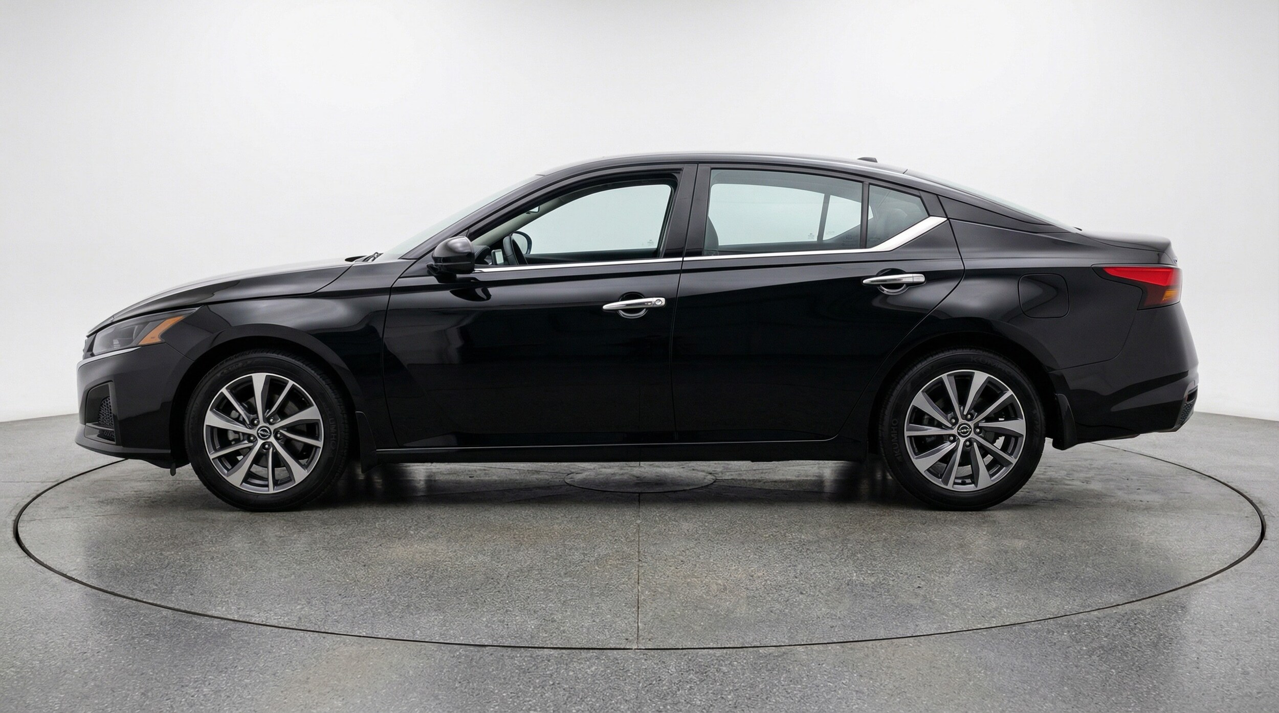 Thumbnail: 2025 Nissan Altima - 4