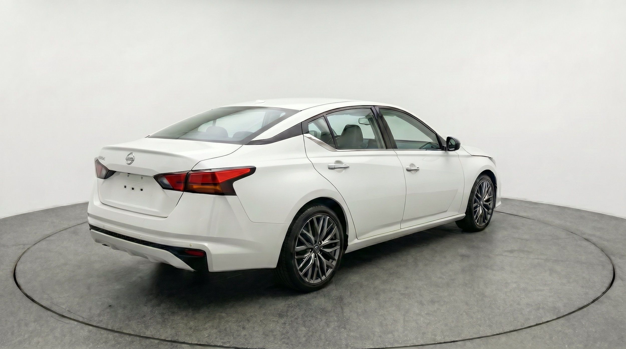 Thumbnail: 2025 Nissan Altima - 9