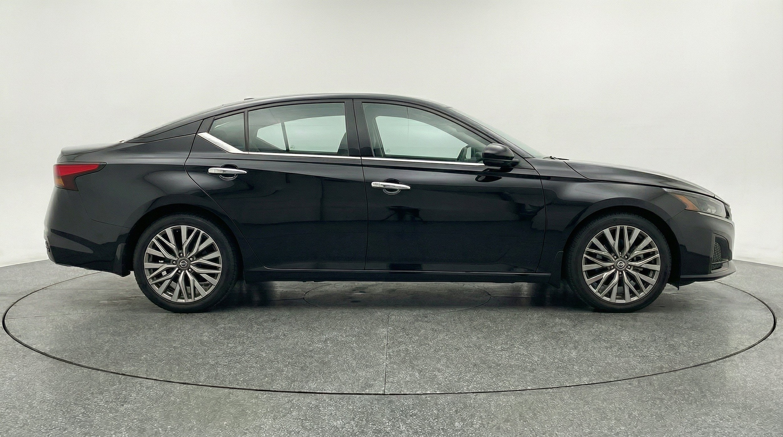 Thumbnail: 2025 Nissan Altima - 11