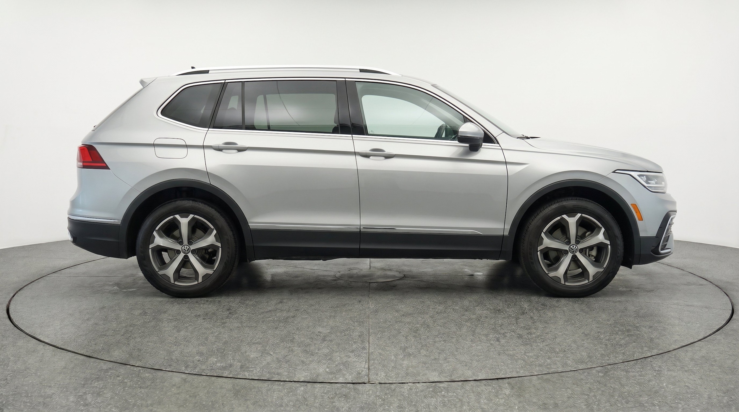 Thumbnail: 2026 Volkswagen Tiguan - 11