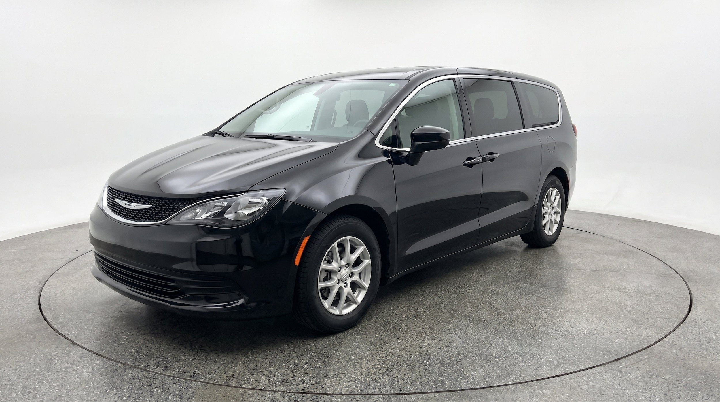Thumbnail: 2024 Chrysler Voyager - 3