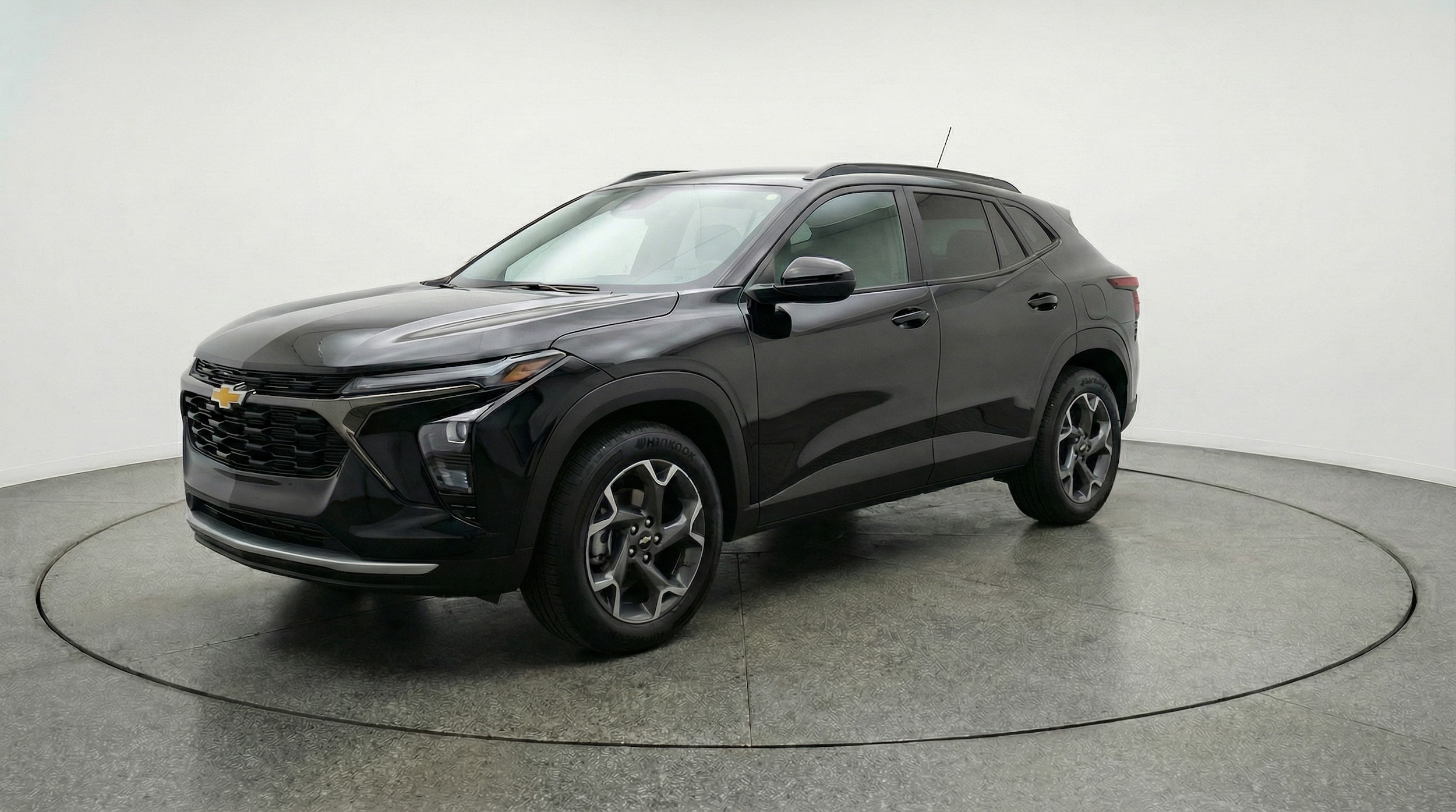 Thumbnail: 2025 Chevrolet Trax - 3