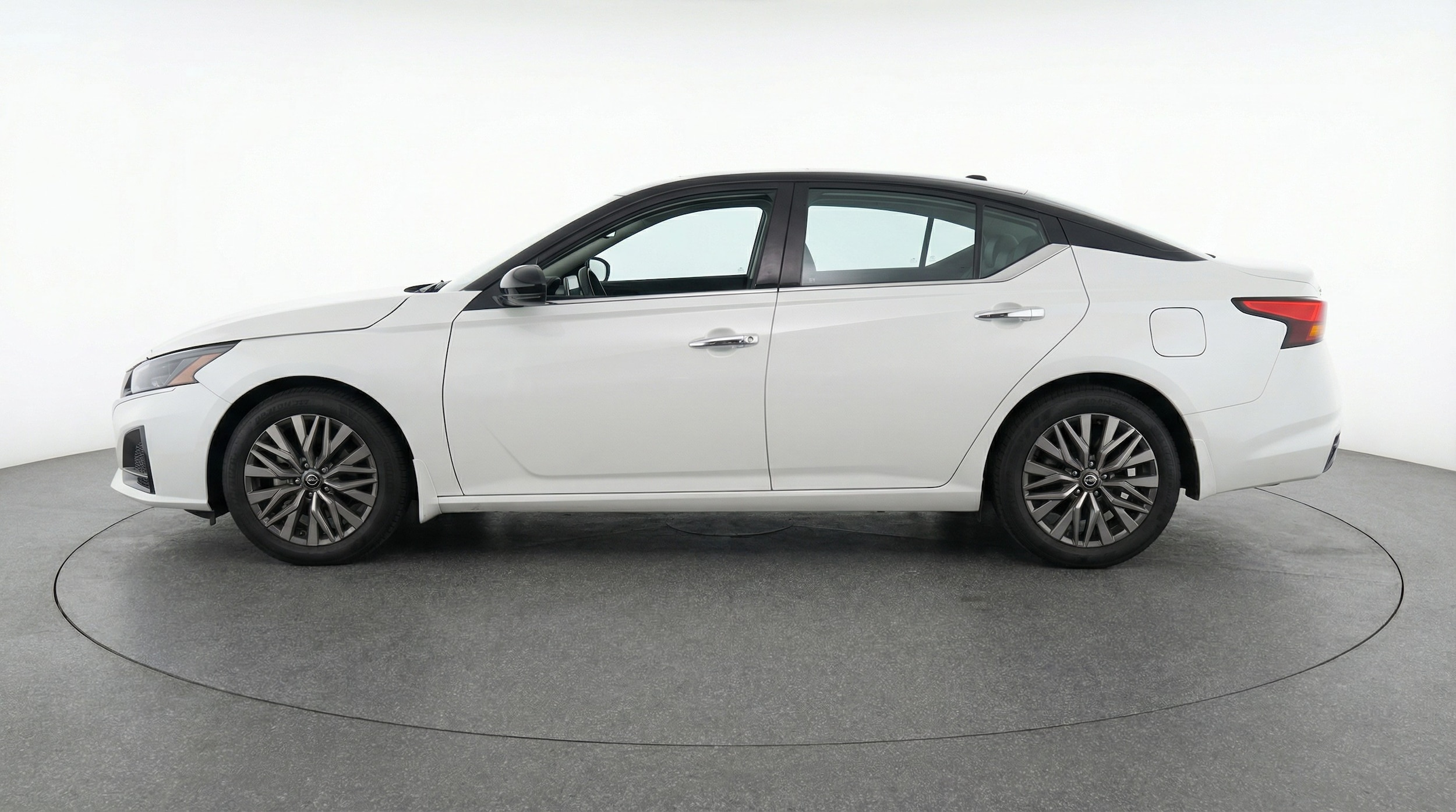 Thumbnail: 2025 Nissan Altima - 4