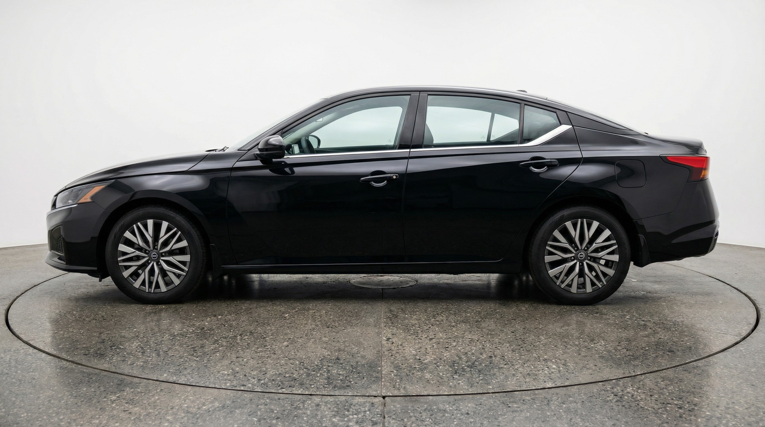 Thumbnail: 2025 Nissan Altima - 4